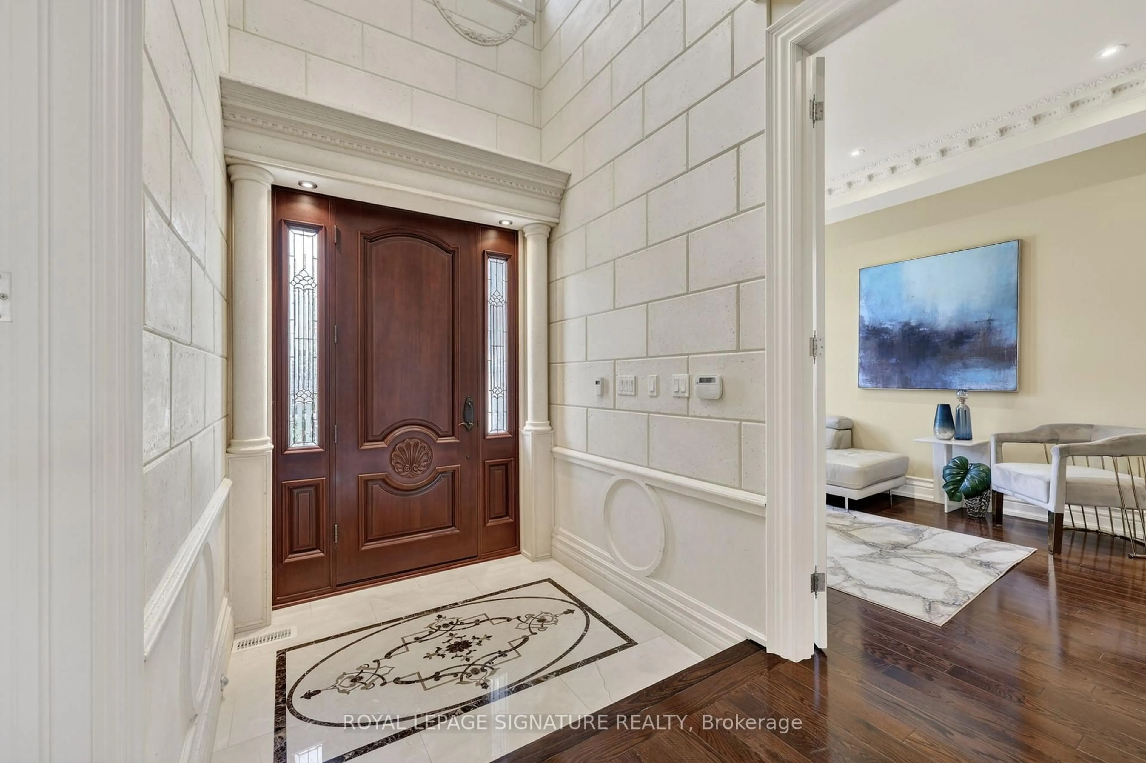 Indoor entryway for 26 Alai Circ, Markham Ontario L3R 1E2