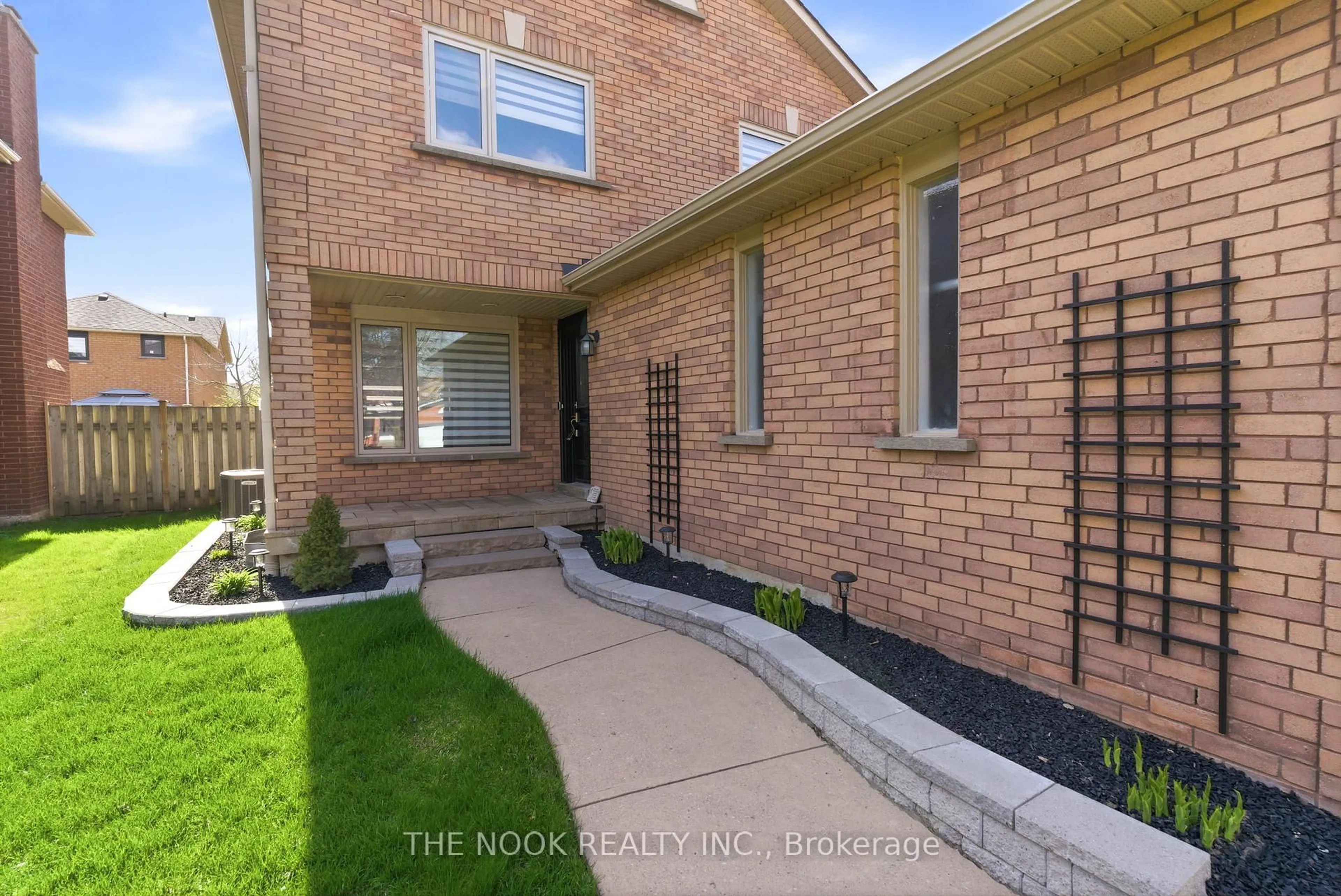 Home with brick exterior material, street for 10 Linden Lane, Whitchurch-Stouffville Ontario L4A 5S1