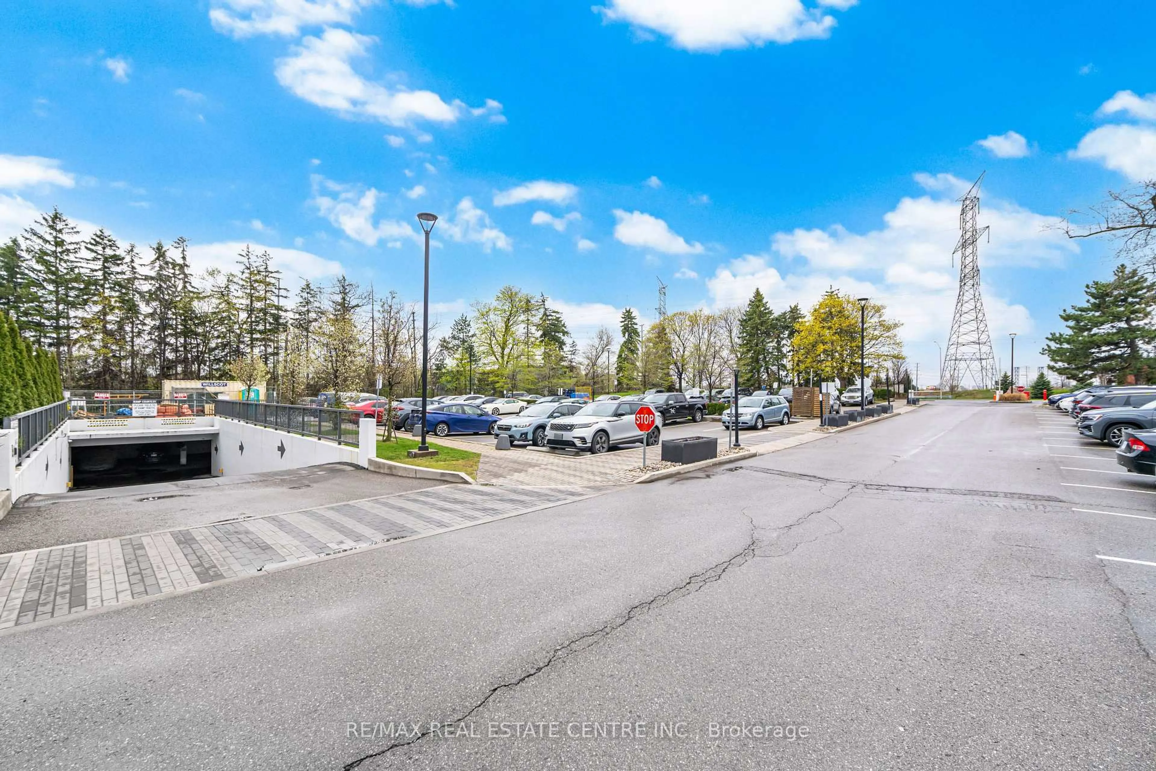 Parking for 8501 Bayview Ave #1414, Richmond Hill Ontario L4B 3J7