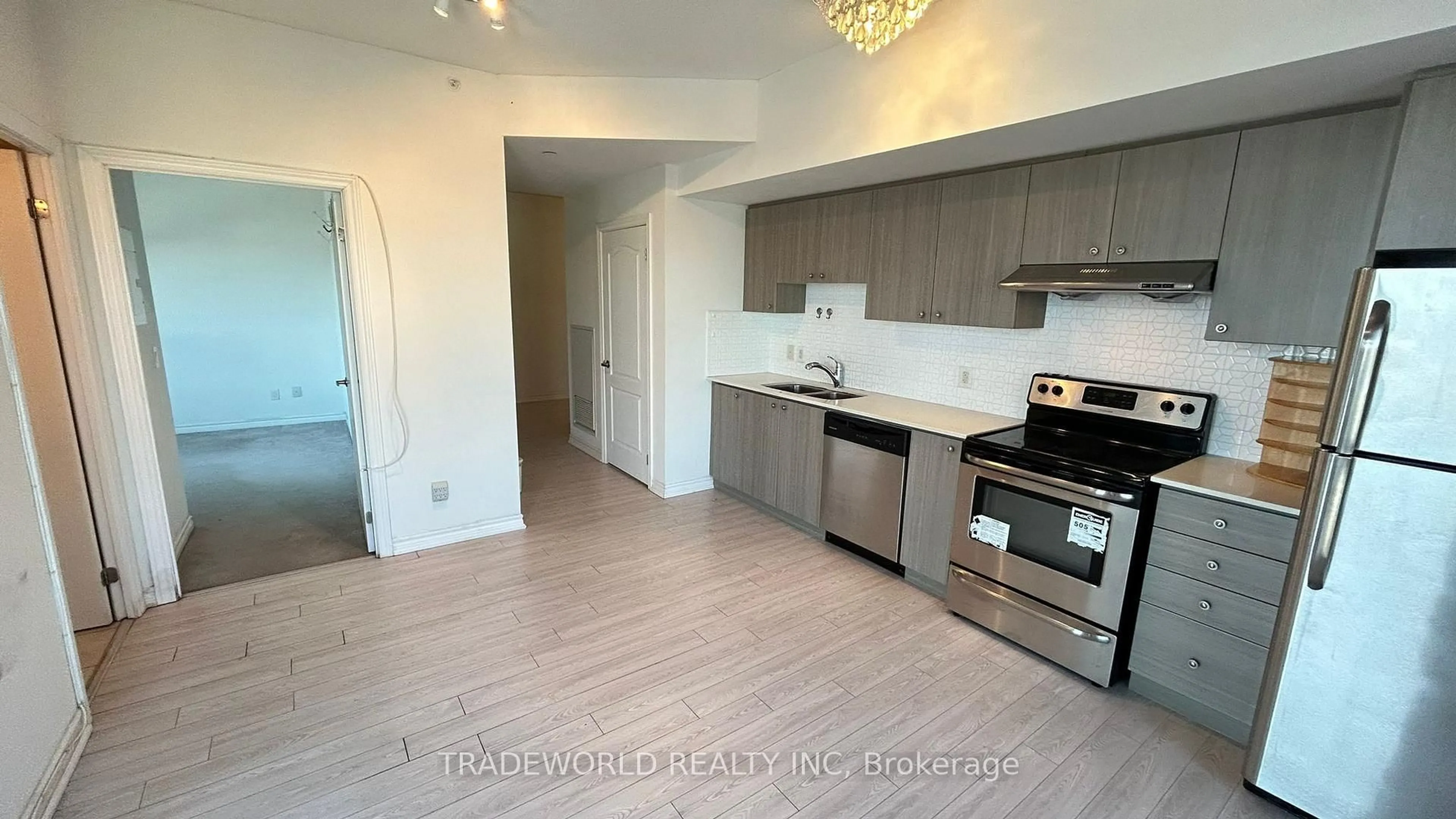 Unknown for 8323 Kennedy Rd #626, Markham Ontario L3R 5W7