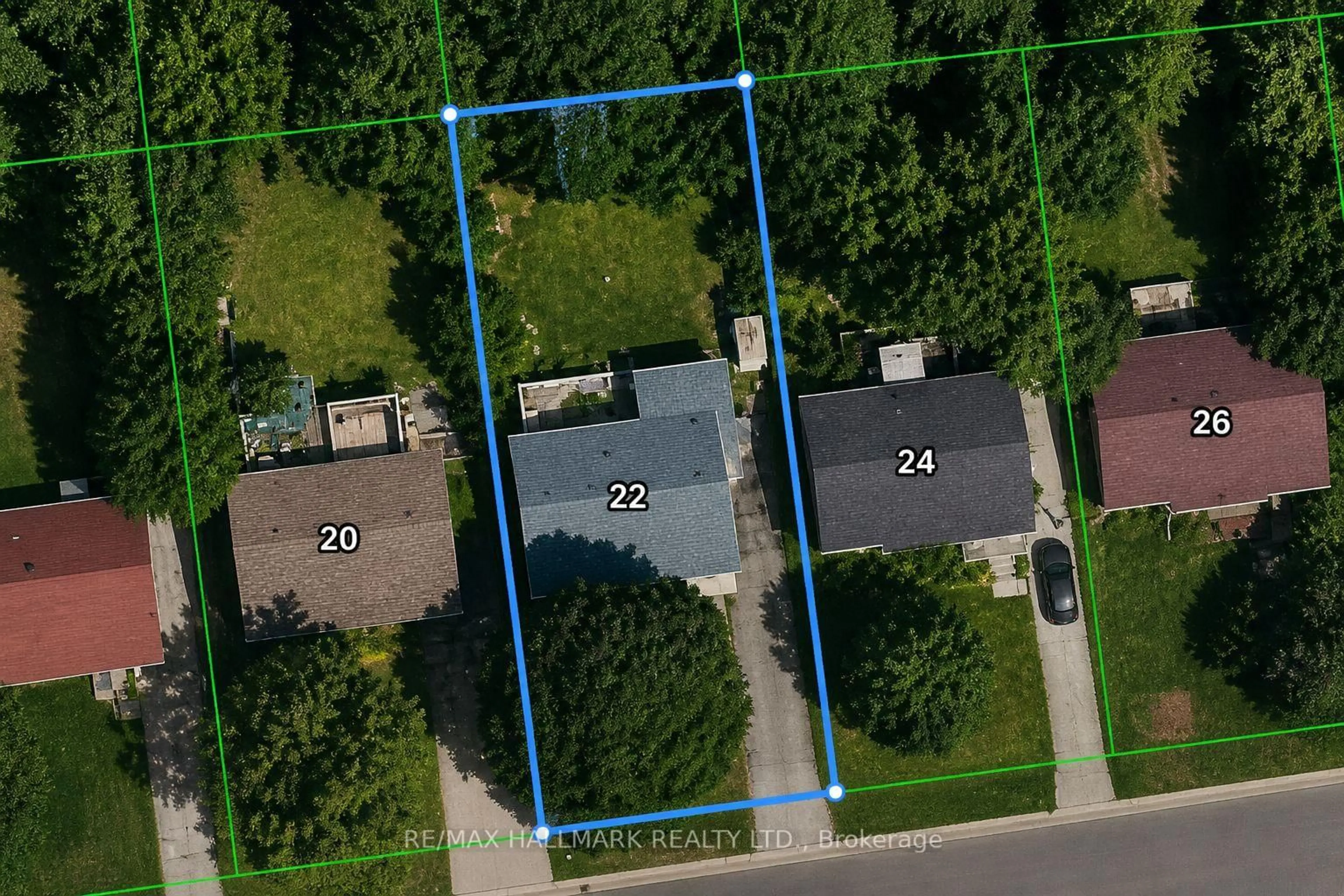 A pic from outside/outdoor area/front of a property/back of a property/a pic from drone, street for 22 Grandview Ave, Markham Ontario L3T 1G8