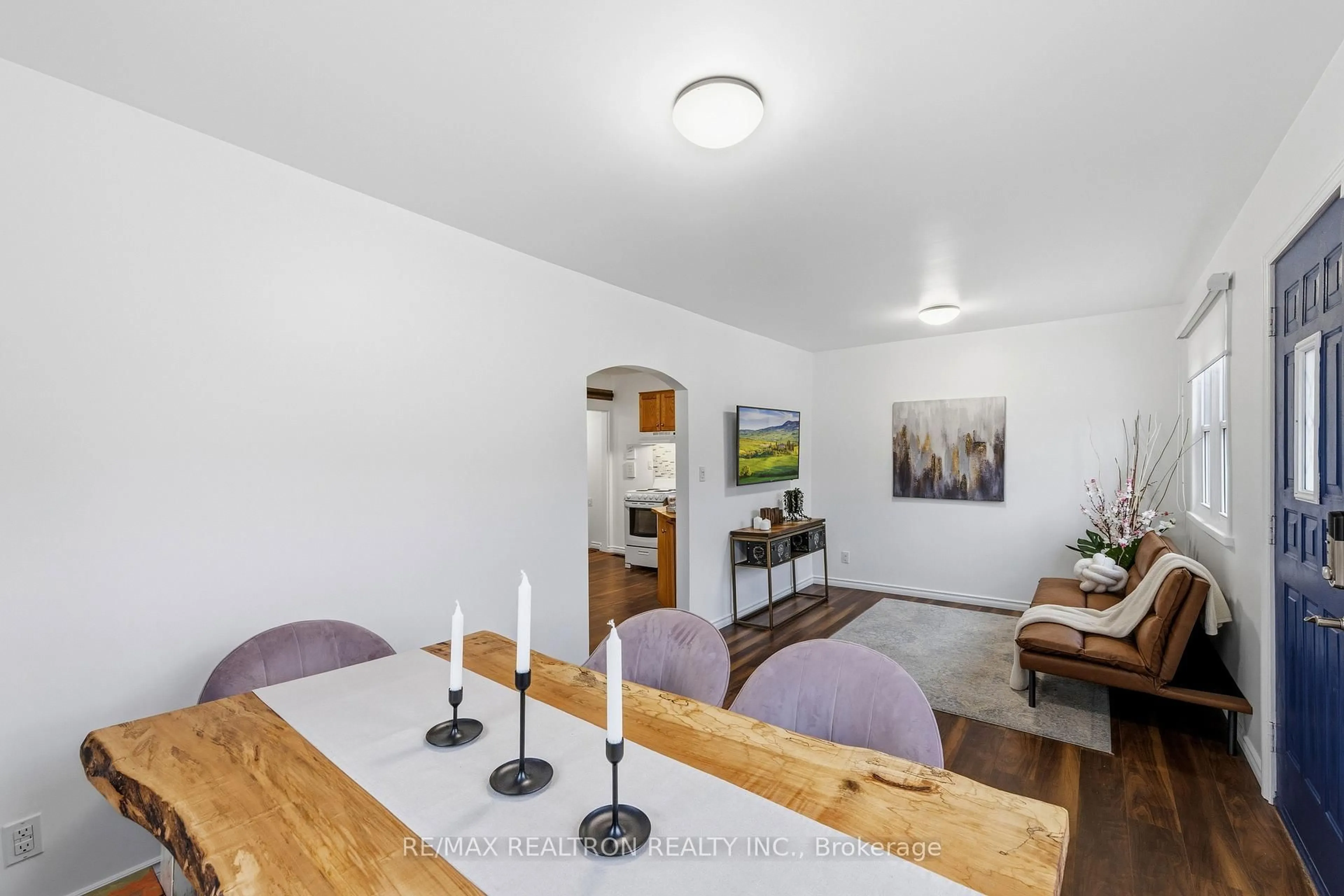 Dining room, wood/laminate floor for 25 Bingham St, Bradford West Gwillimbury Ontario L3Z 1X1