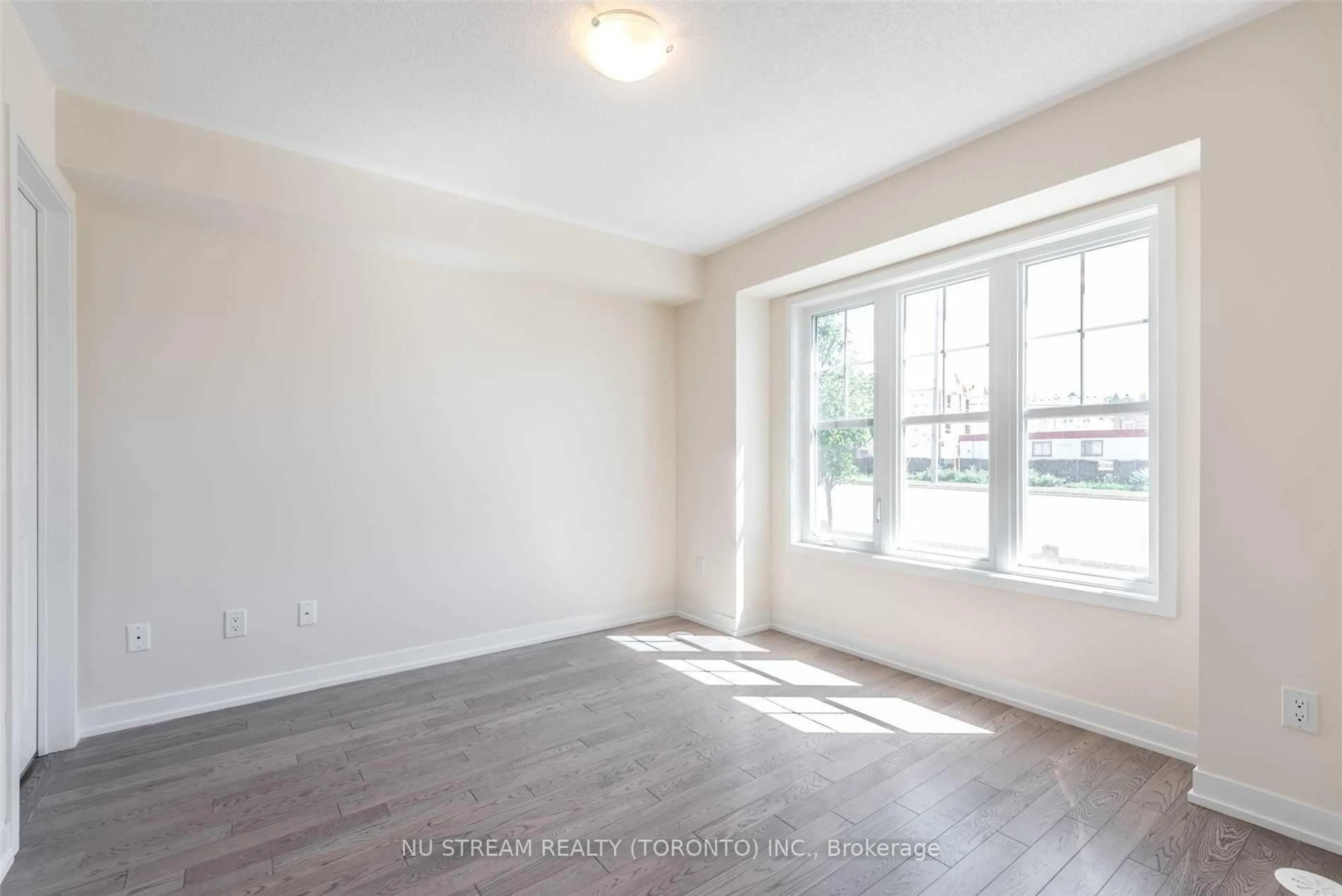 A pic of a room for 10578 Bathurst St, Vaughan Ontario L6A 4Y4