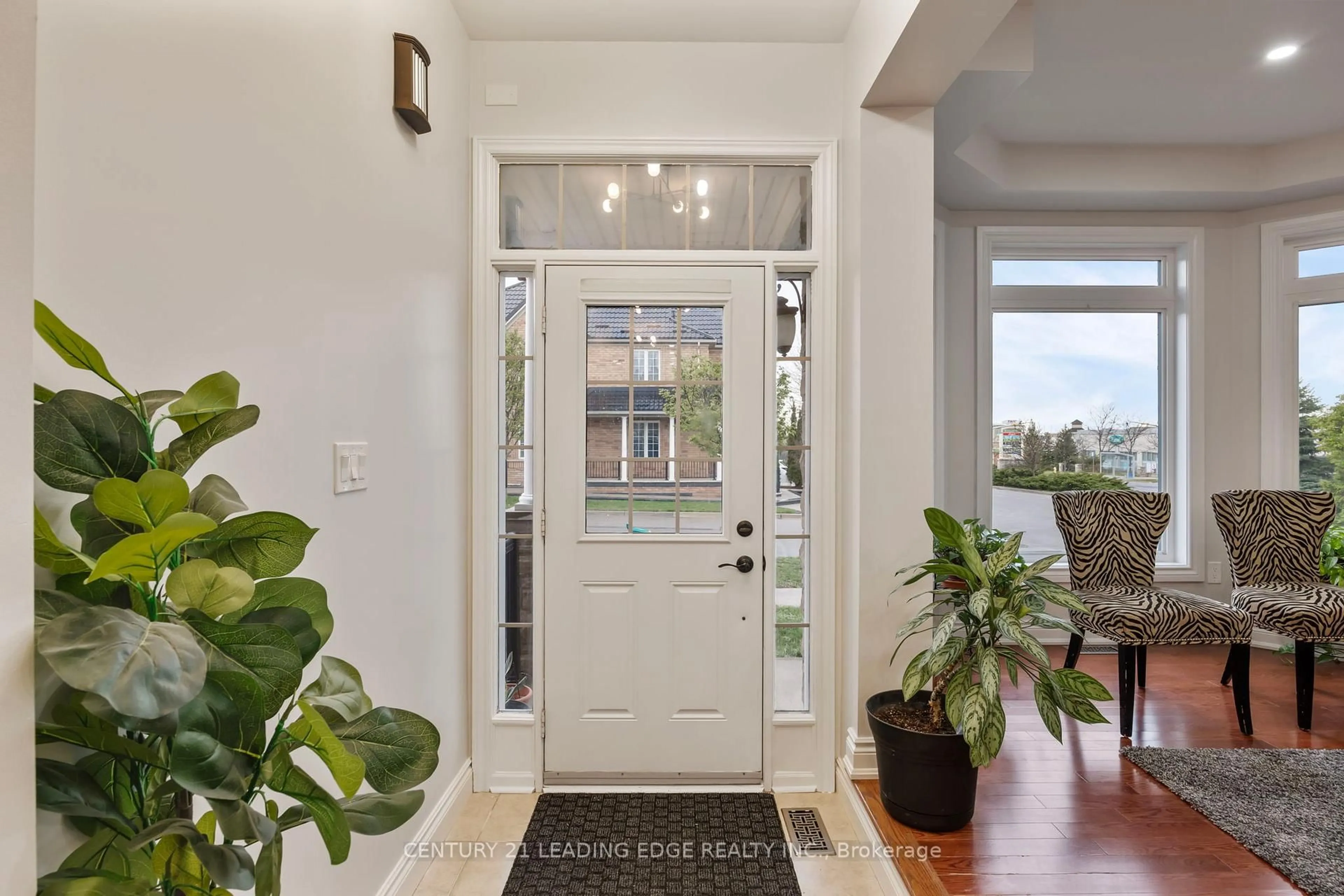 Indoor entryway for 114 Stonechurch Cres, Markham Ontario L6B 0J2