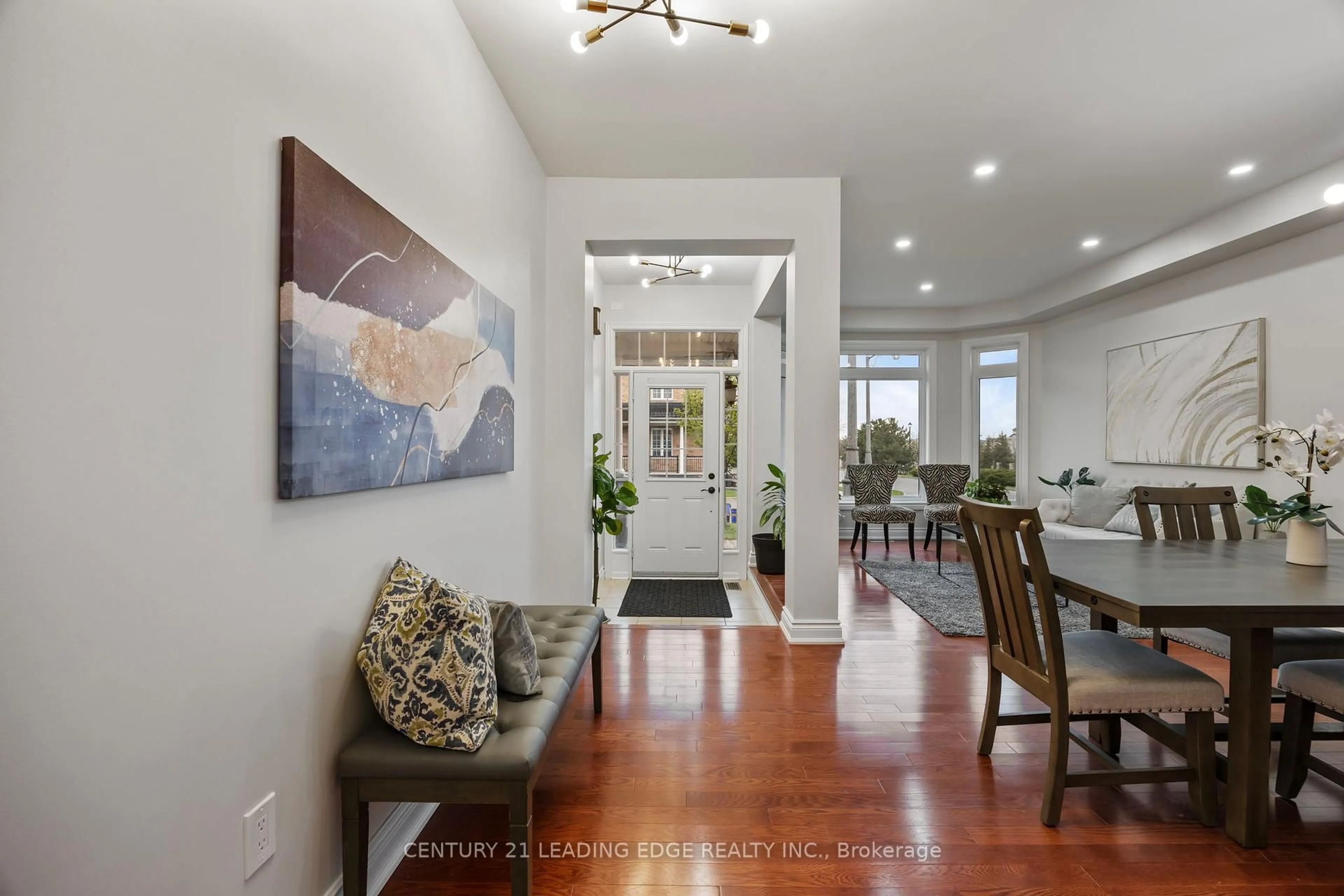 Indoor entryway for 114 Stonechurch Cres, Markham Ontario L6B 0J2