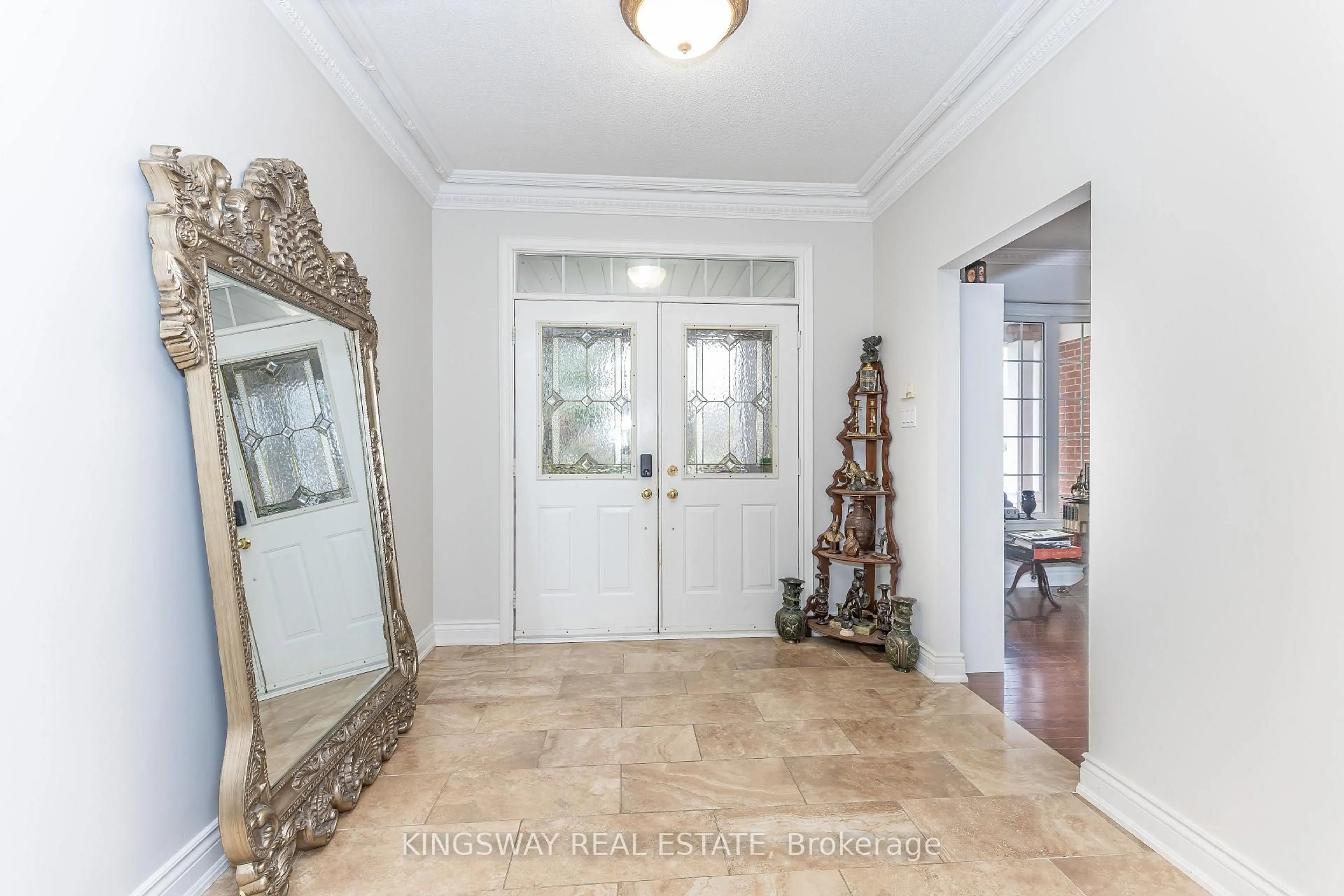Indoor entryway for 57 Mcmullen Dr, Whitchurch-Stouffville Ontario L4A 7X4