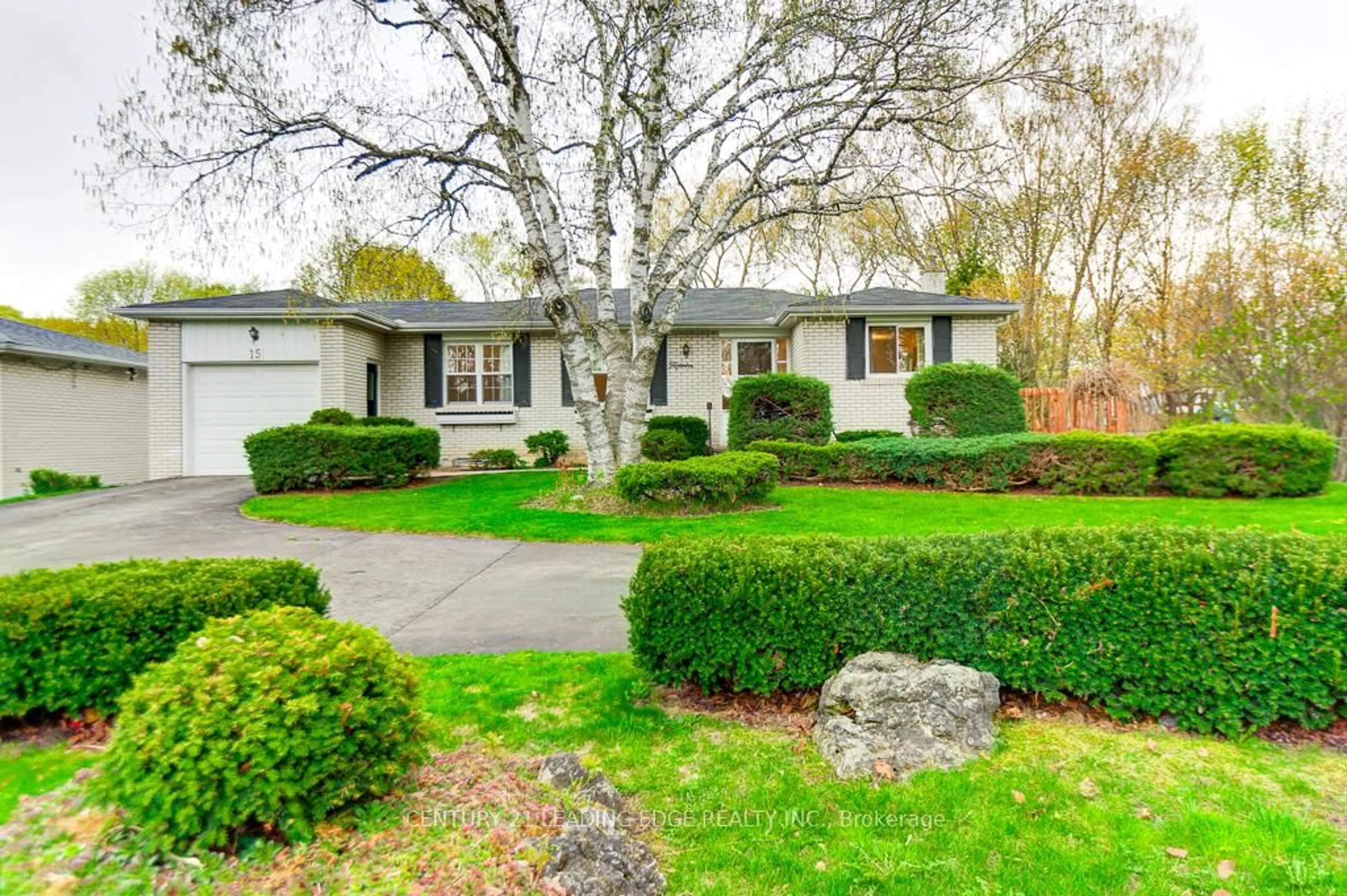Home with vinyl exterior material, street for 15 Bakerdale Rd, Markham Ontario L3P 1J3
