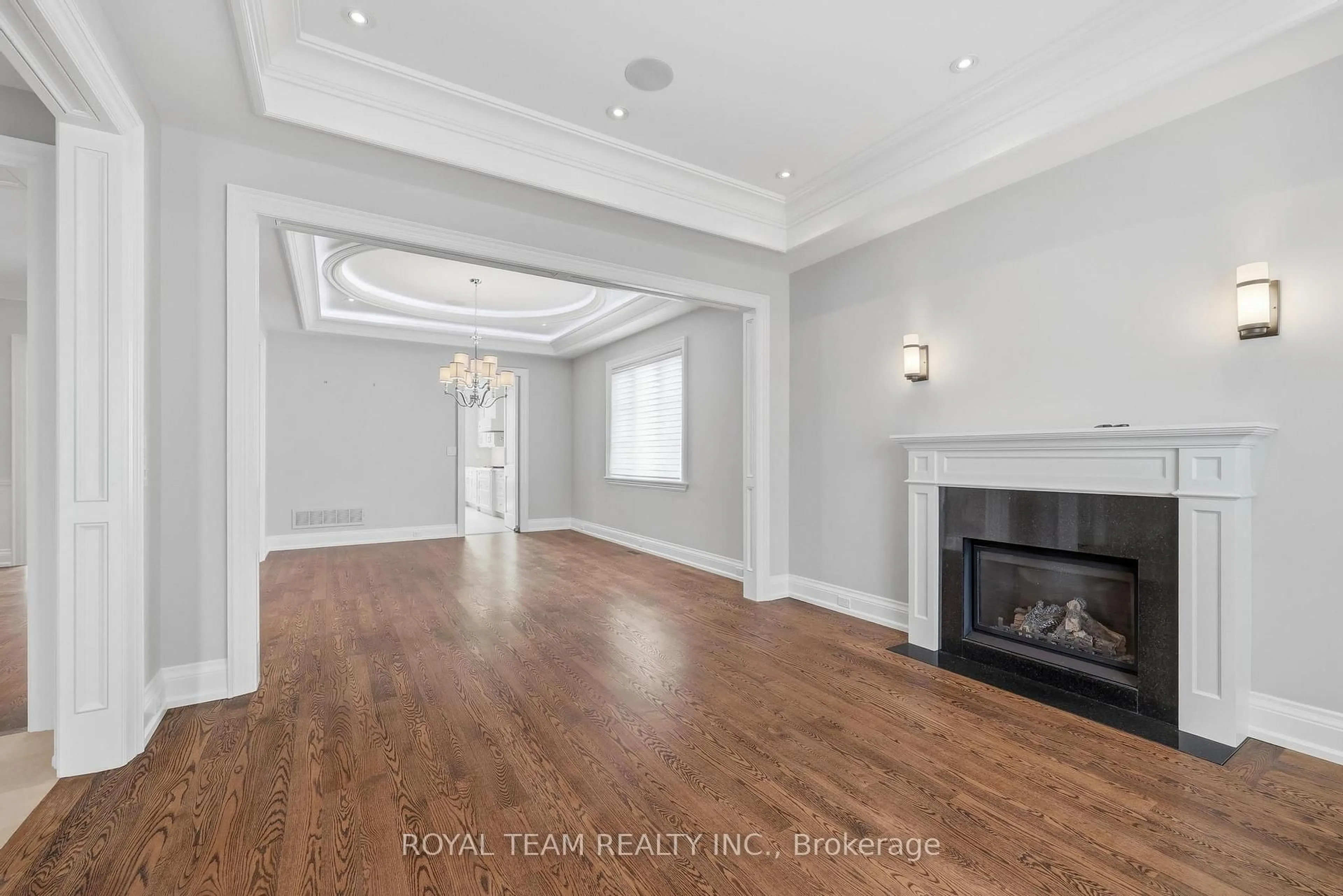 A pic of a room for 130 Elmwood Ave, Richmond Hill Ontario L4C 1K9