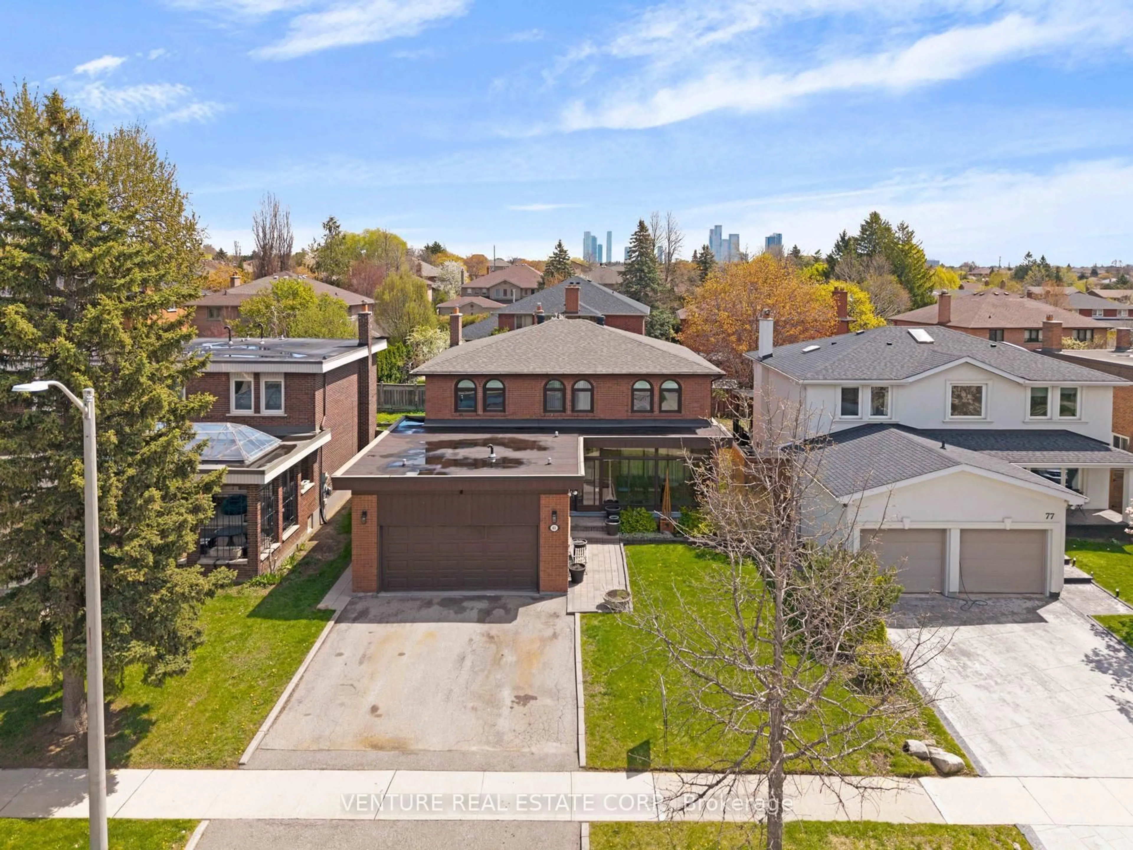 A pic from outside/outdoor area/front of a property/back of a property/a pic from drone, street for 83 Jeanne Dr, Vaughan Ontario L4L 1X8