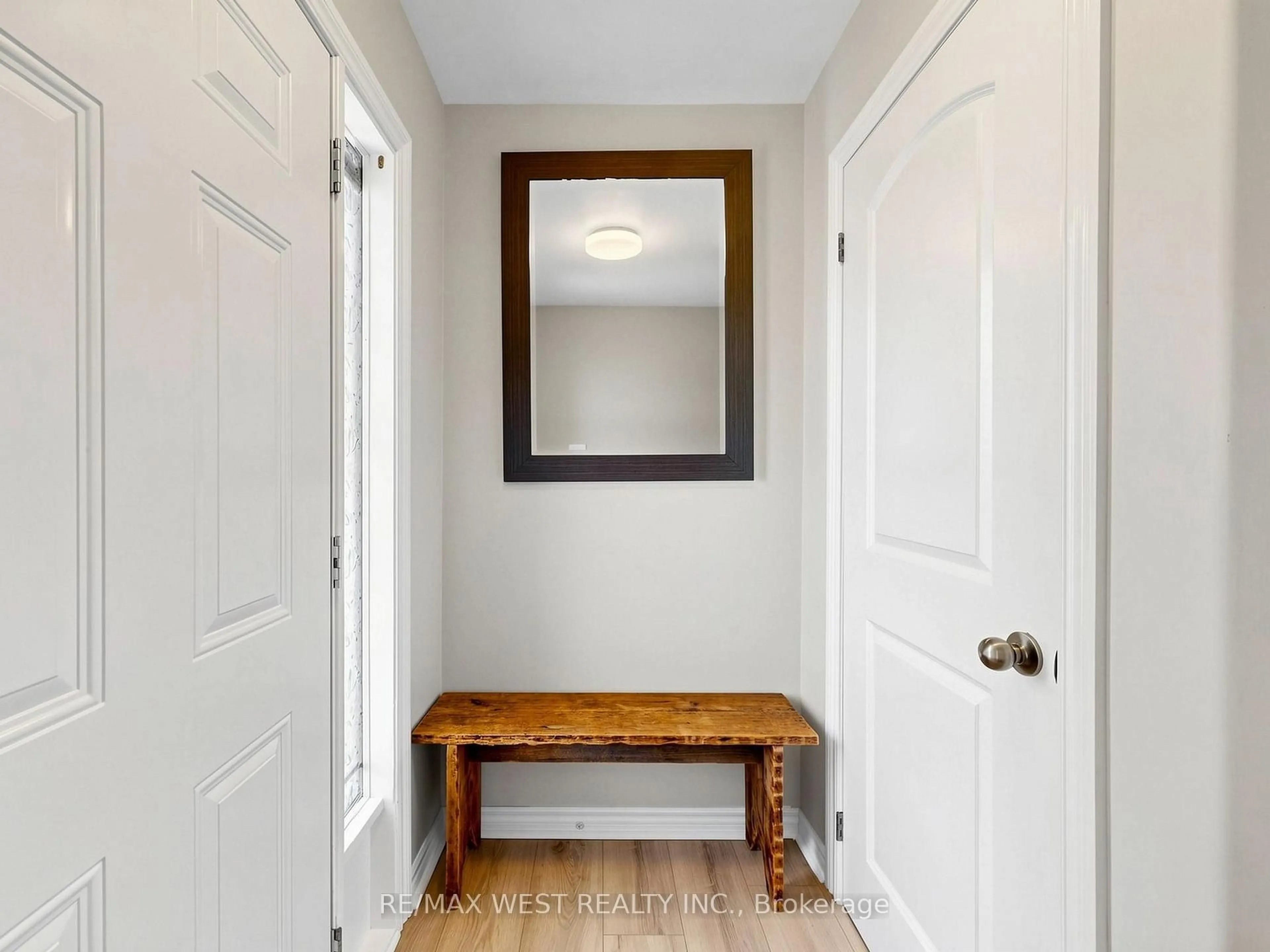 Indoor entryway for 195 Banting Cres, Essa Ontario L0M 1B6