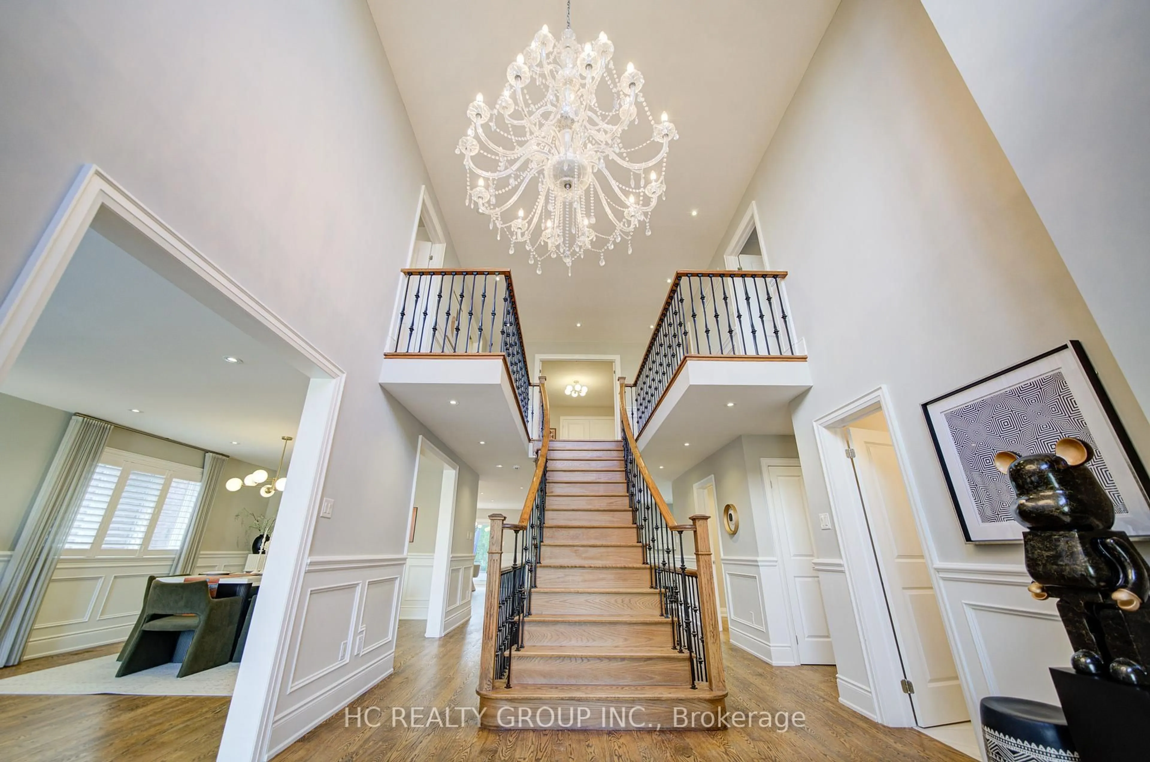 Indoor foyer for 461 Worth Blvd, Vaughan Ontario L4J 8B1
