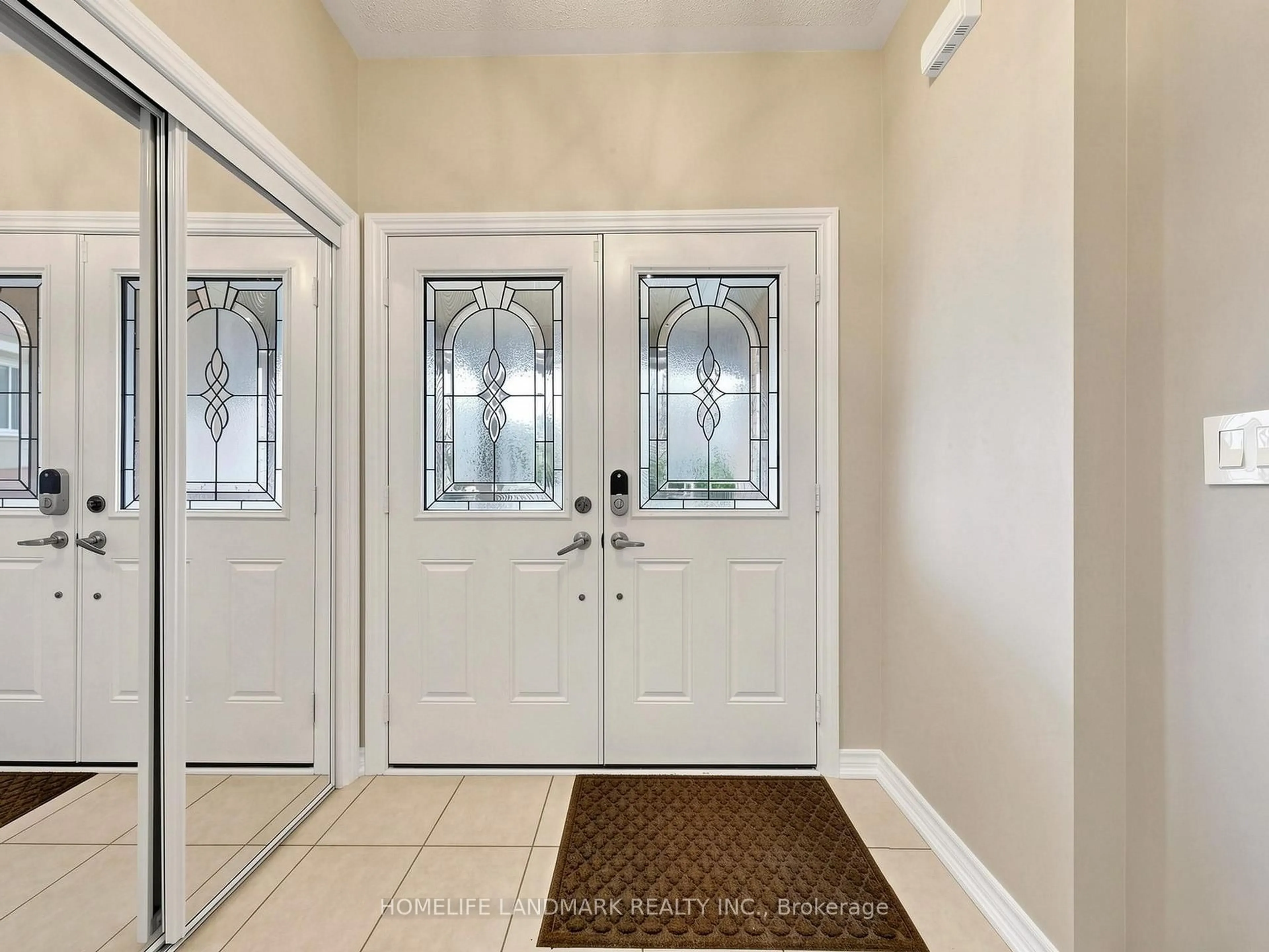 Indoor entryway for 84 Lewis Honey Dr, Aurora Ontario L4G 0J3