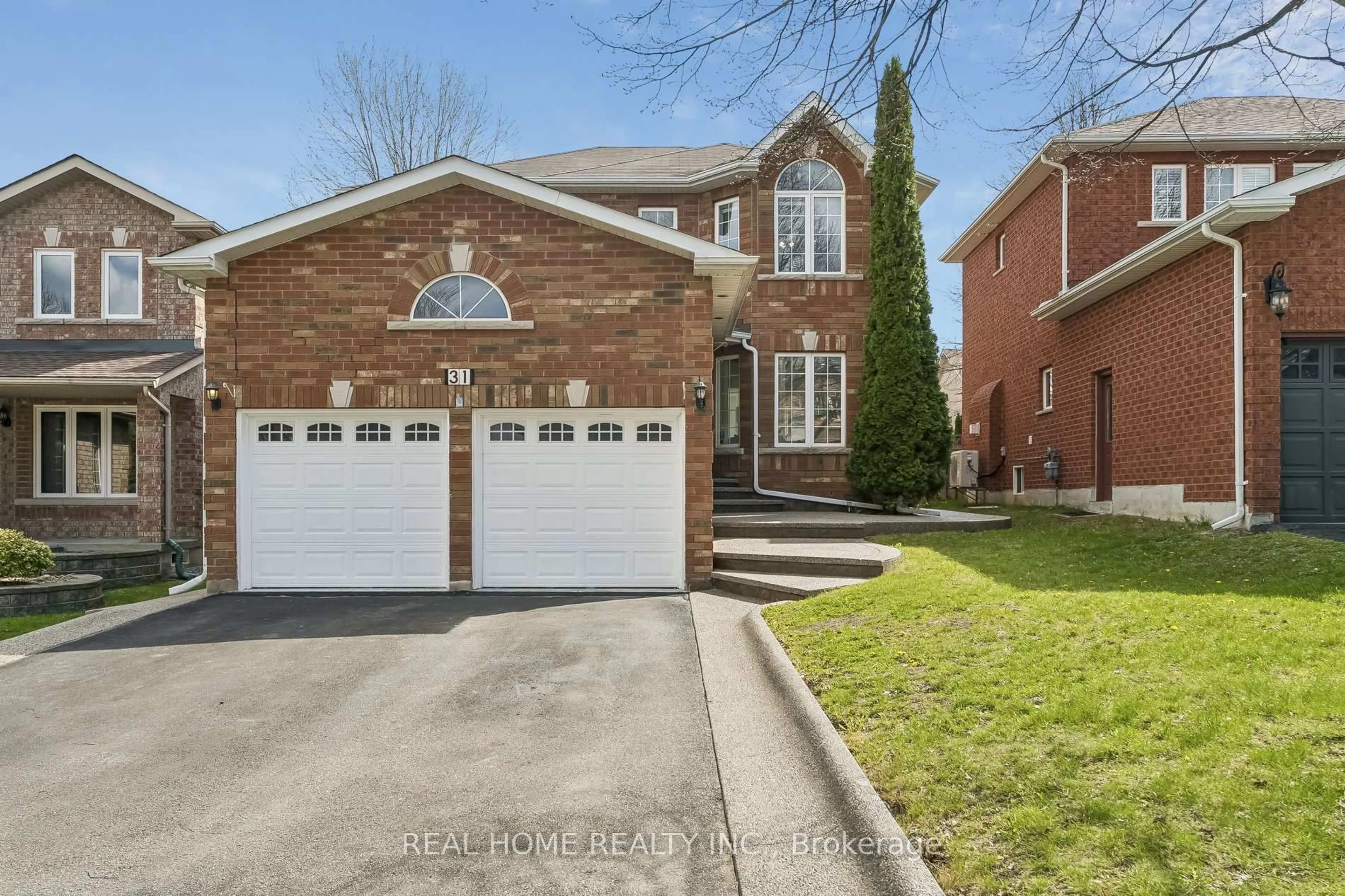 Home with brick exterior material, street for 31 Prince Dr, Bradford West Gwillimbury Ontario L3Z 3B7