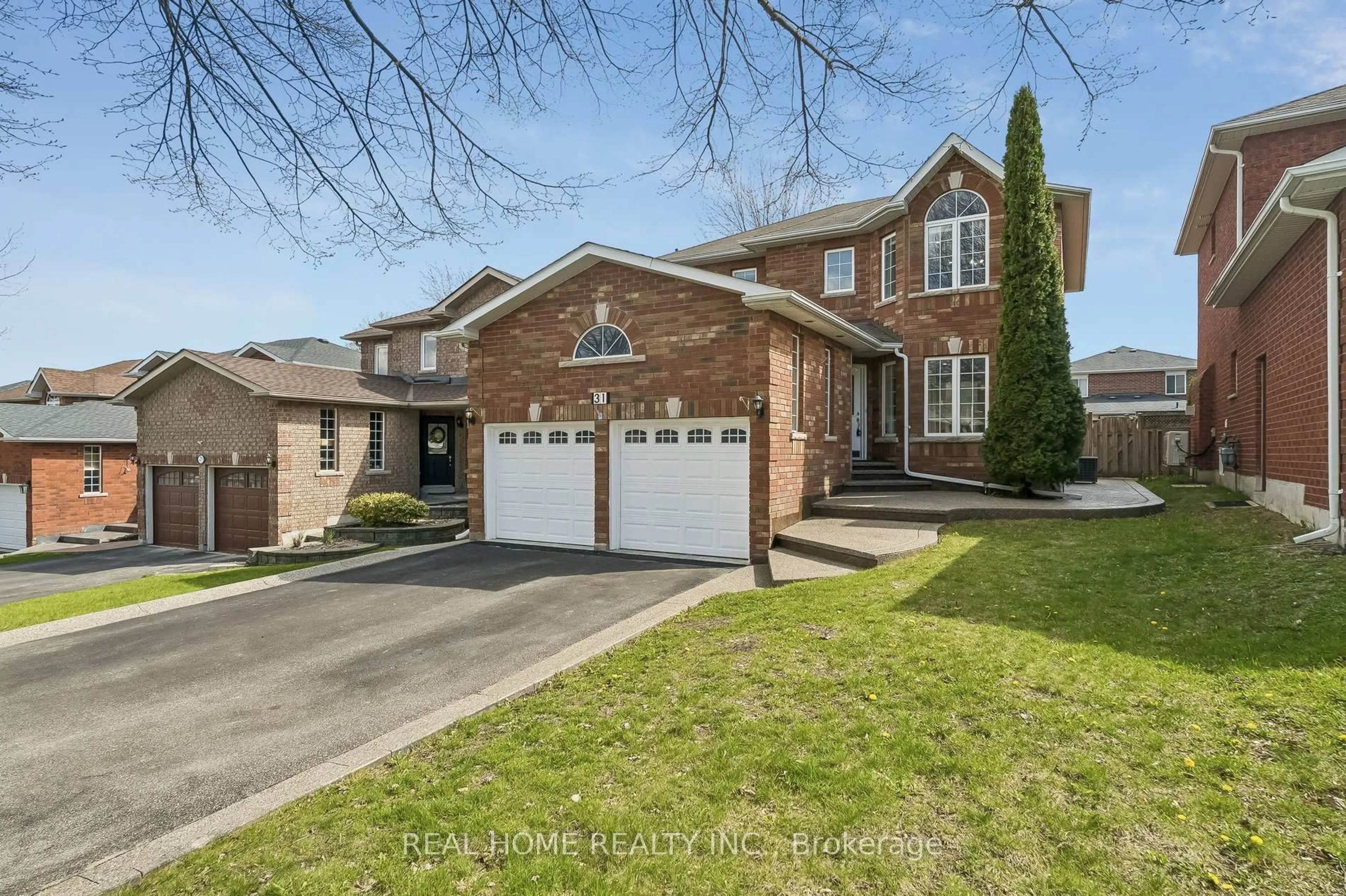 Home with brick exterior material, street for 31 Prince Dr, Bradford West Gwillimbury Ontario L3Z 3B7