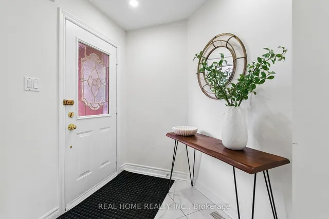 31 Prince Dr, Bradford West Gwillimbury 4