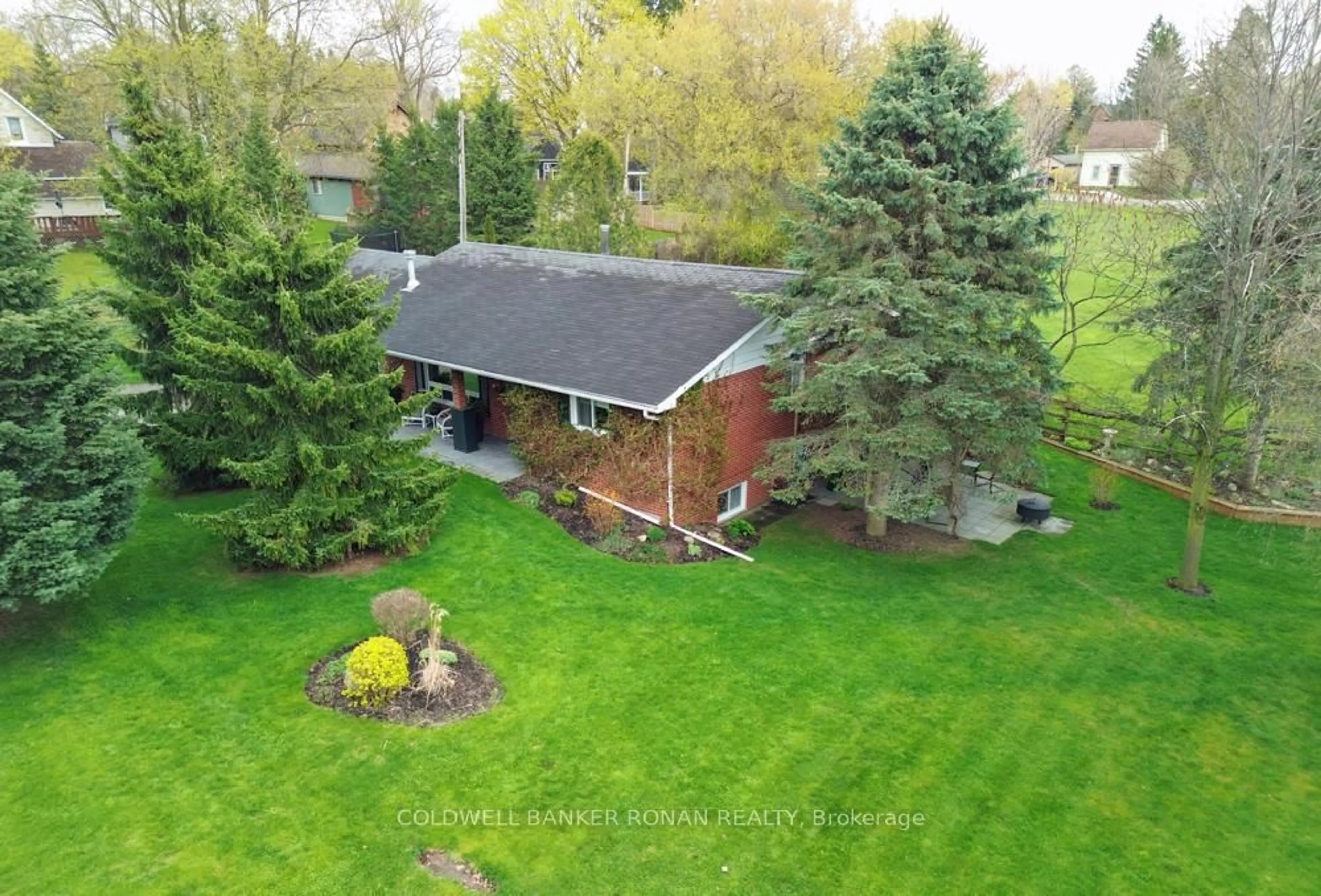 A pic from outside/outdoor area/front of a property/back of a property/a pic from drone, street for 2 Ryans Lane, New Tecumseth Ontario L0G 1W0