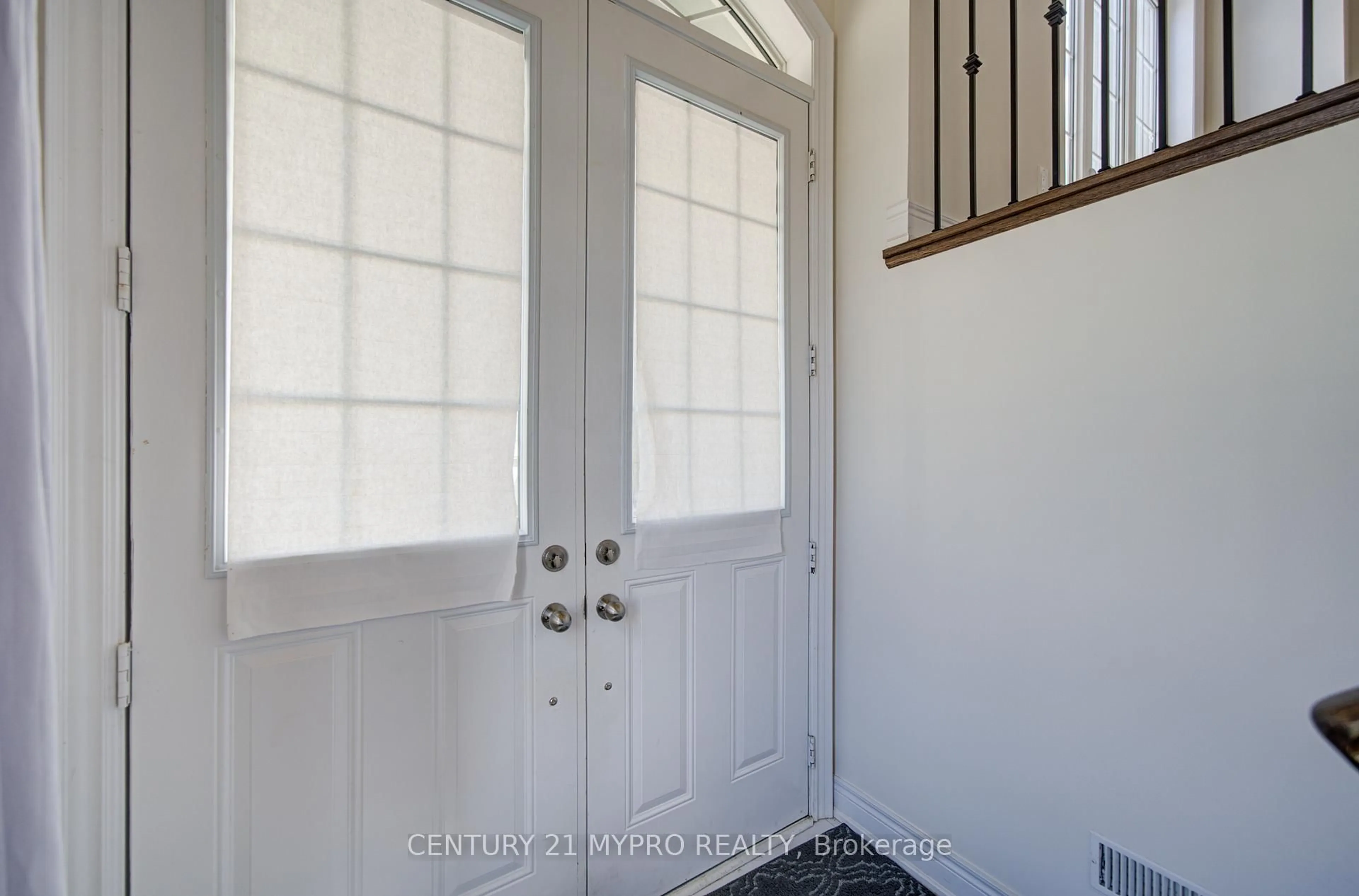 Indoor entryway for 7 Latchford Lane, Richmond Hill Ontario L4C 7V6