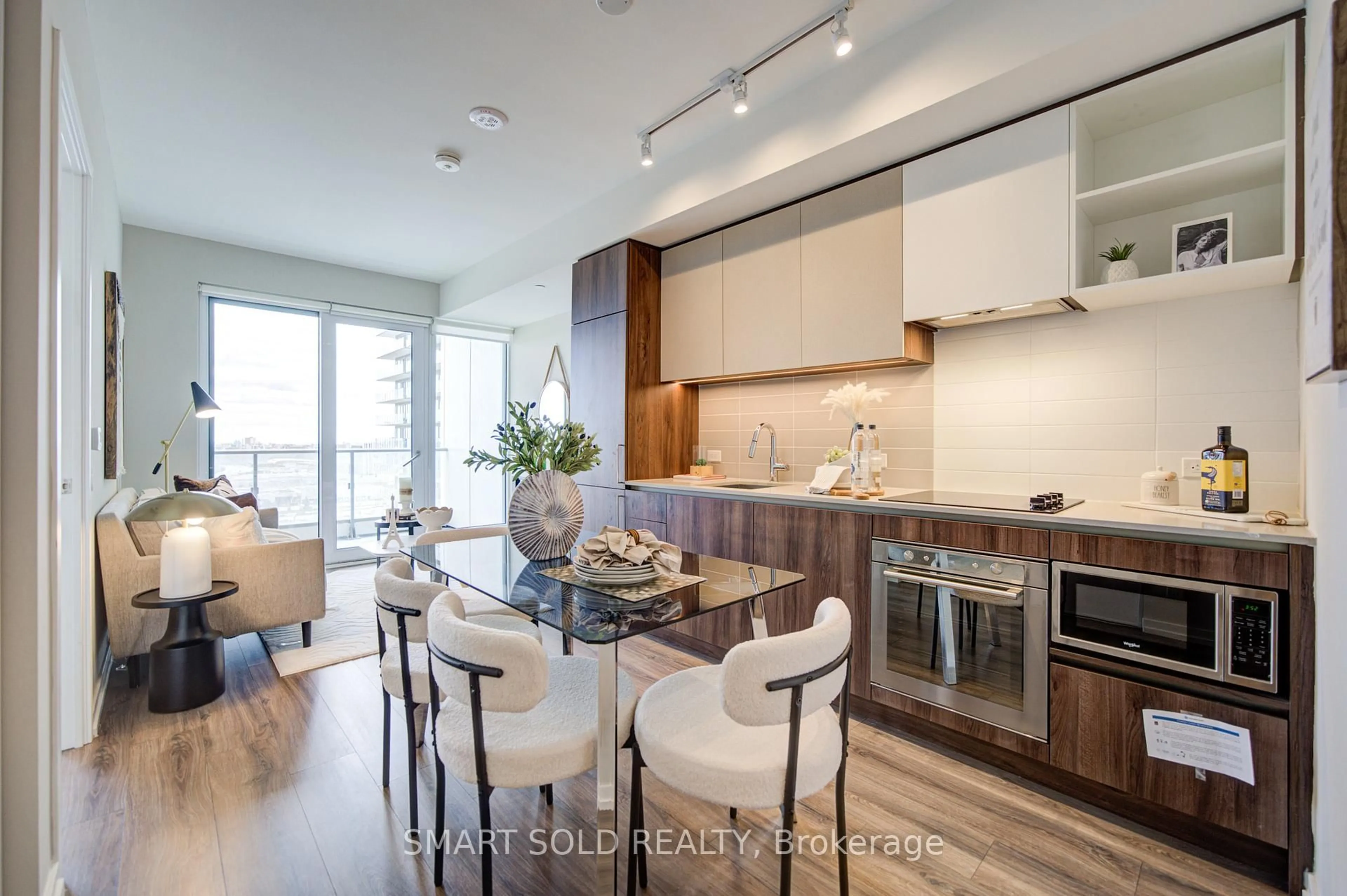 Open concept kitchen, wood/laminate floor for 1000 Portage Pkwy #1807, Vaughan Ontario L4K 5K8