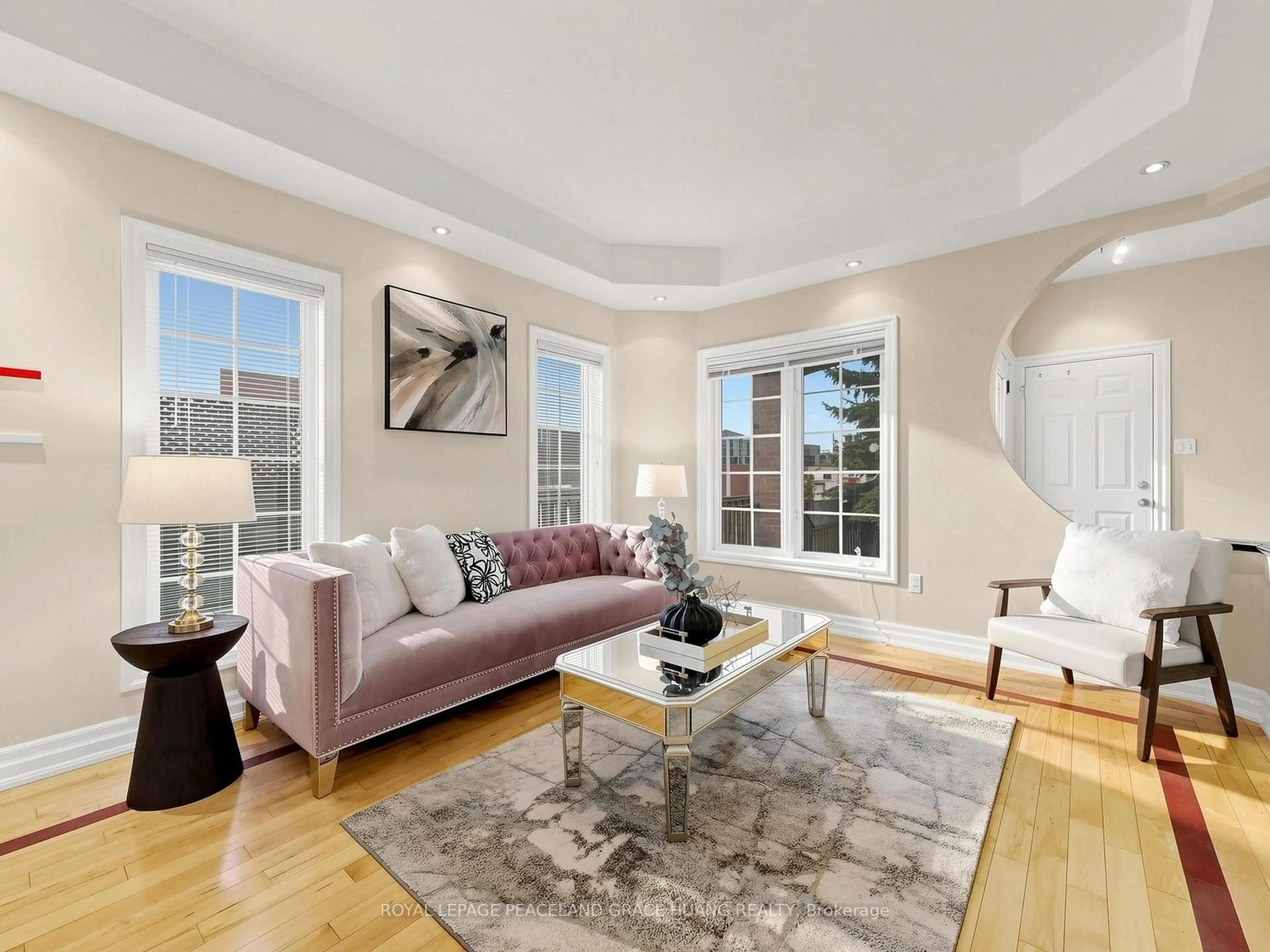 Living room with furniture, unknown for 16 Nottingham Dr, Richmond Hill Ontario L4S 1Z6