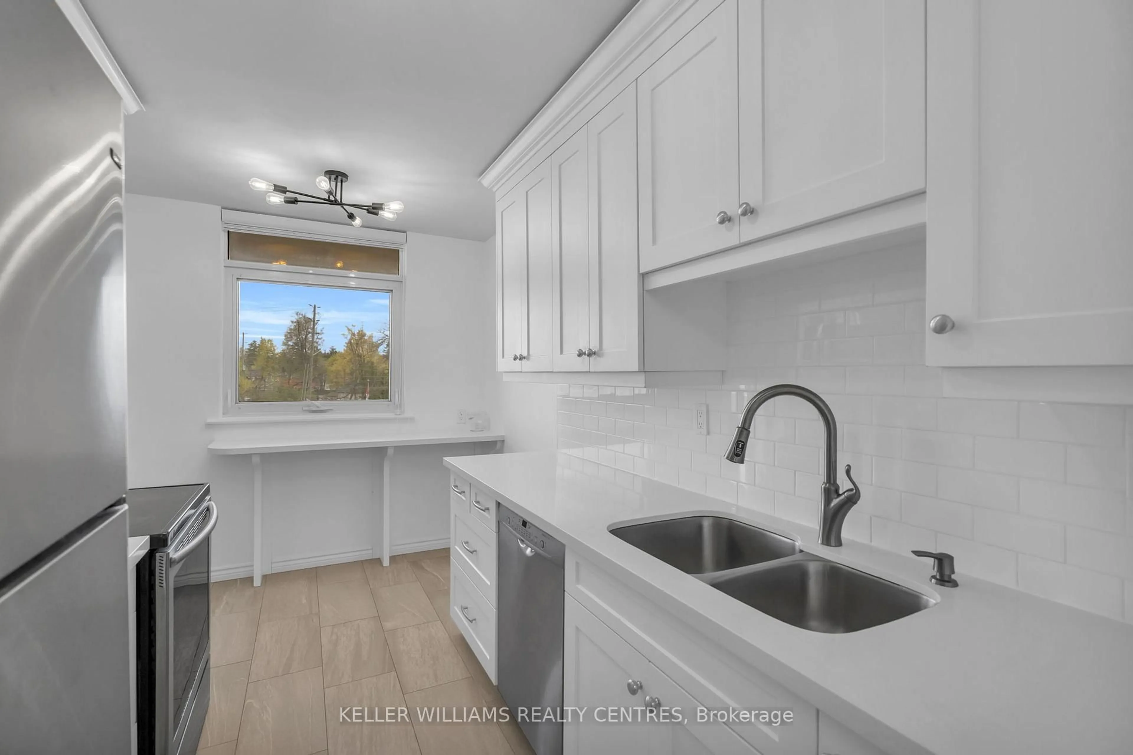 Standard kitchen, unknown for 7811 Yonge St #407, Markham Ontario L3T 4S3