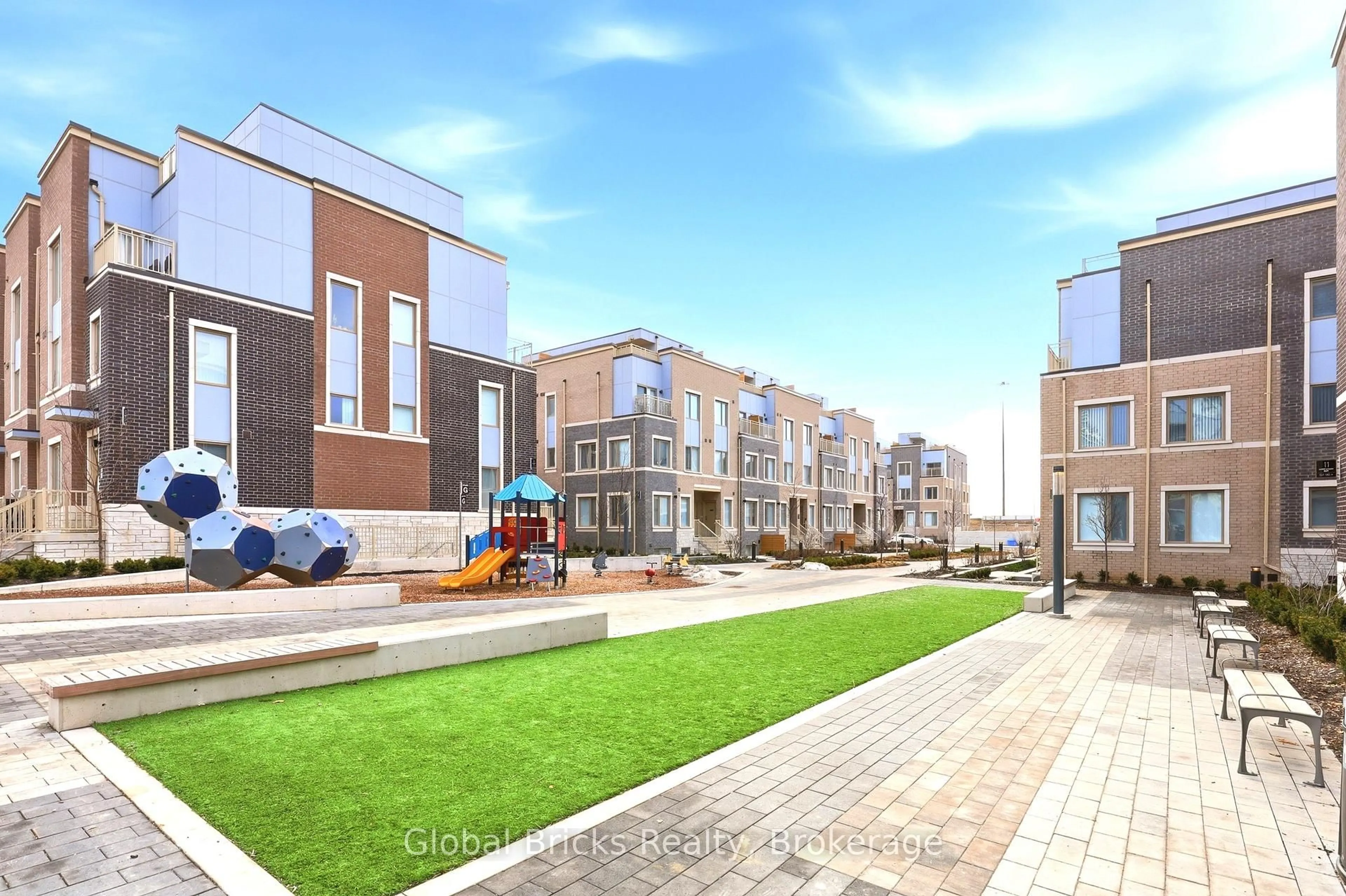Unknown for 131 Honeycrisp Cres #TH #210, Vaughan Ontario L4K 0N7