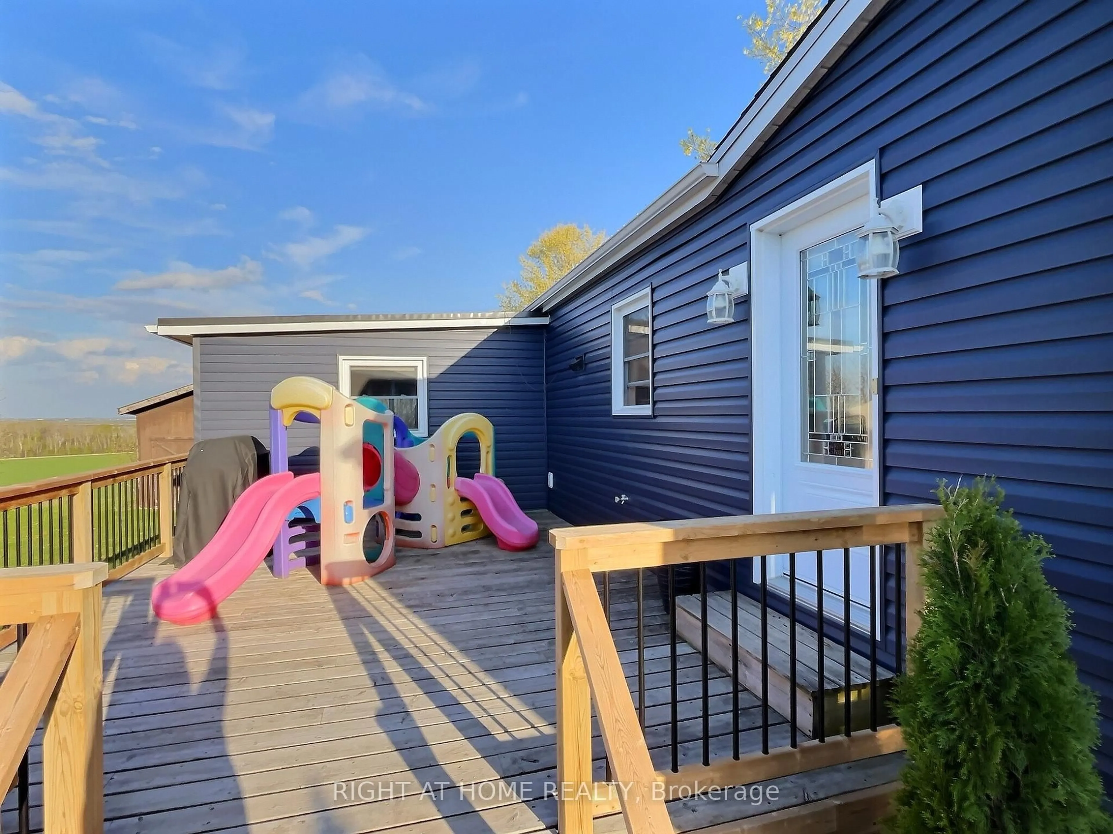 Unknown for 37 Sunrise Circ, Bradford West Gwillimbury Ontario L3Z 3W9