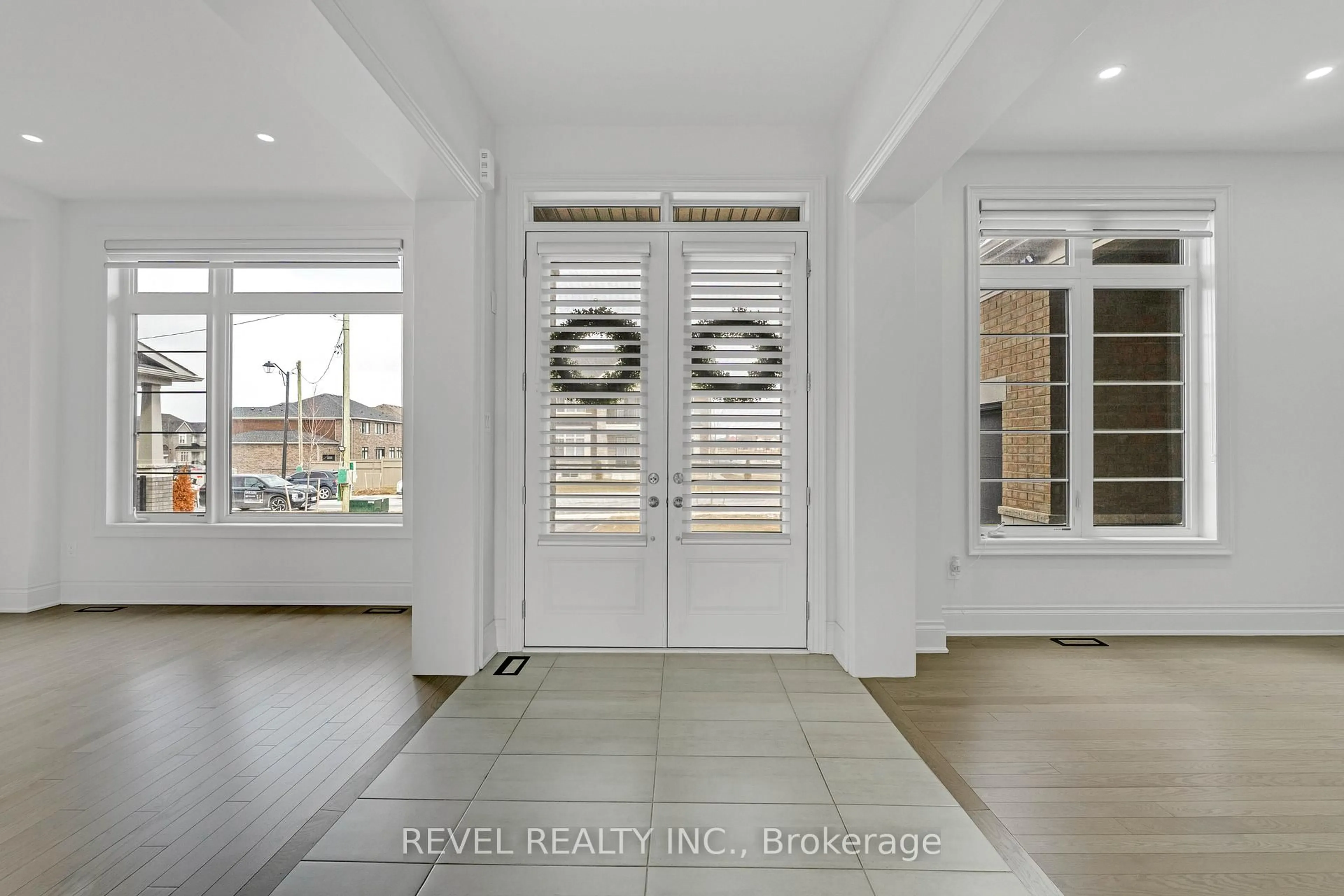 Indoor entryway for 77 Marigold Blvd, Adjala-Tosorontio Ontario L0G 1W0
