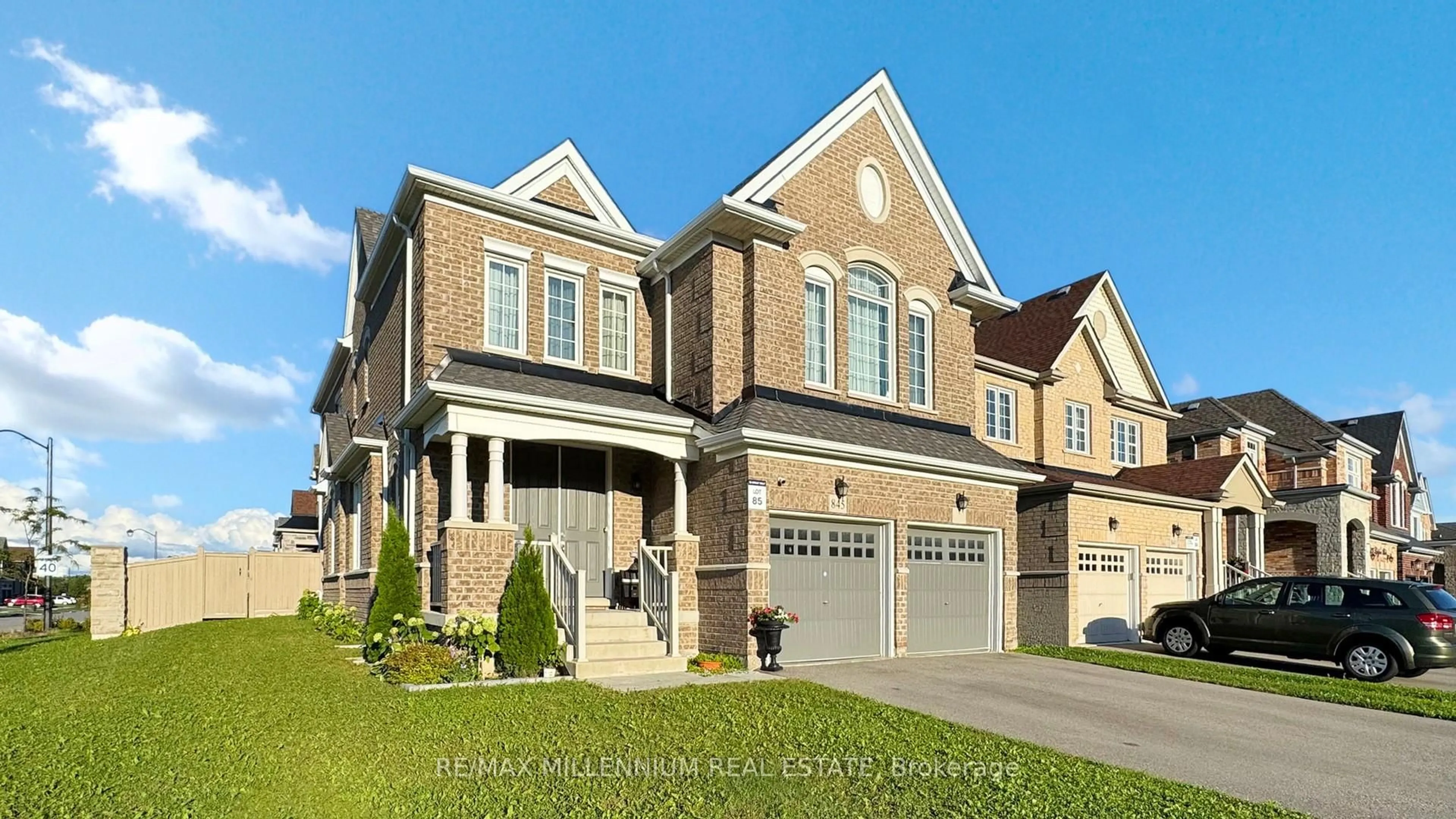 Home with brick exterior material, street for 845 Langford Blvd, Bradford West Gwillimbury Ontario L3Z 4J2