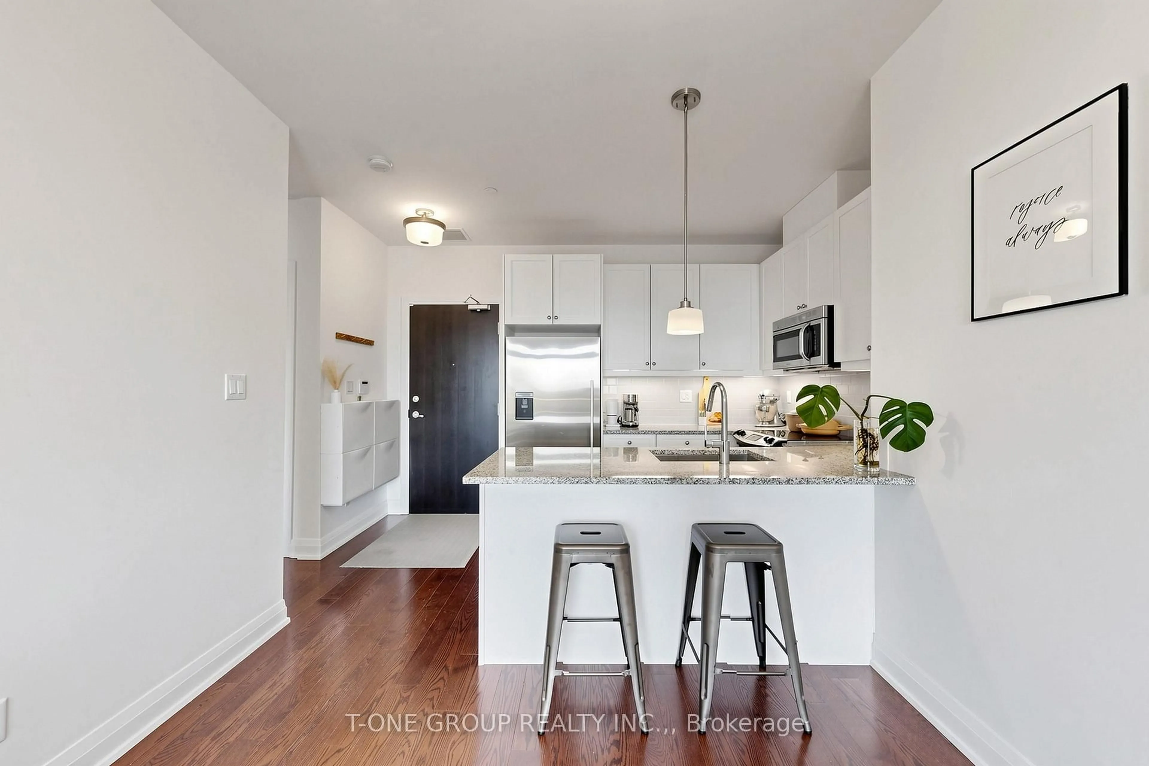 Open concept kitchen, unknown for 15277 Yonge St #602A, Aurora Ontario L4G 1N6
