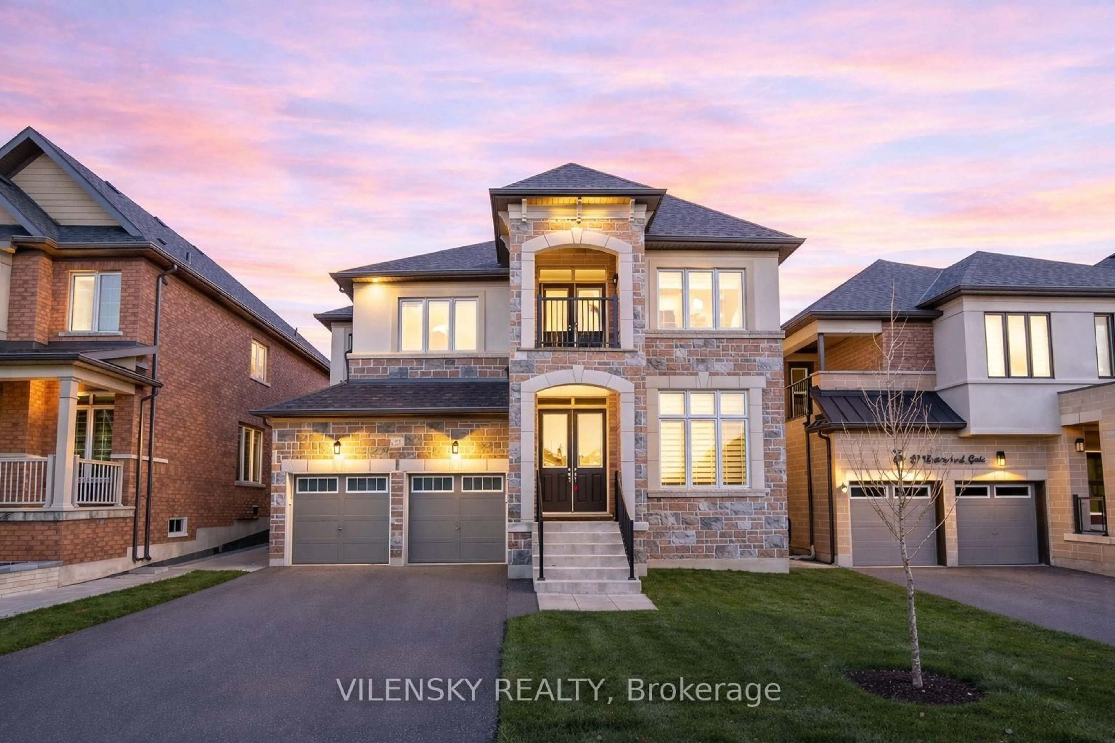 Home with brick exterior material, street for 23 Watershed Gate, East Gwillimbury Ontario L9N 0Y6