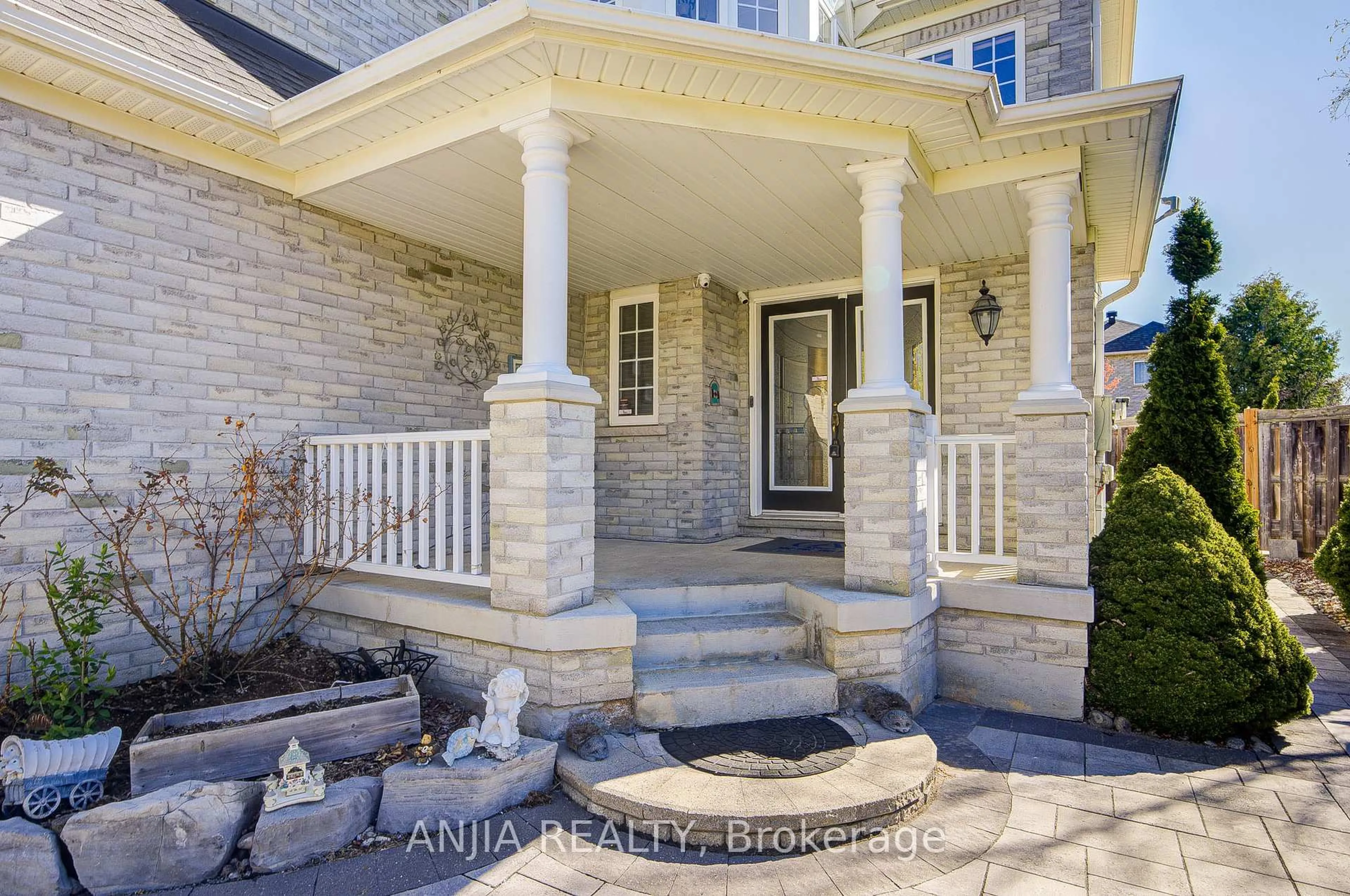 Indoor entryway for 78 Hollylane Dr, Markham Ontario L6C 2J8