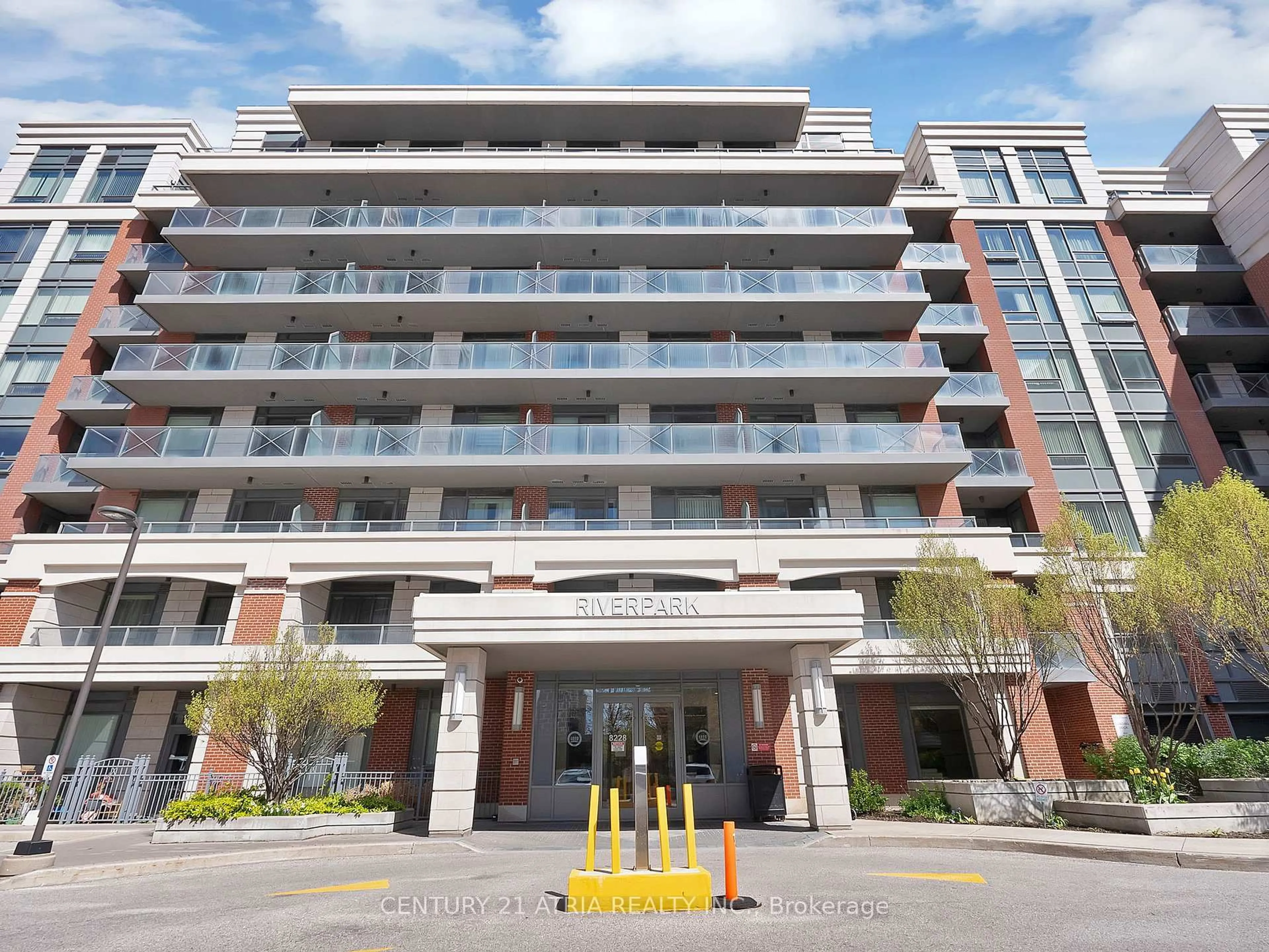 Indoor foyer for 8228 Birchmount Rd #522, Markham Ontario L3R 1A6