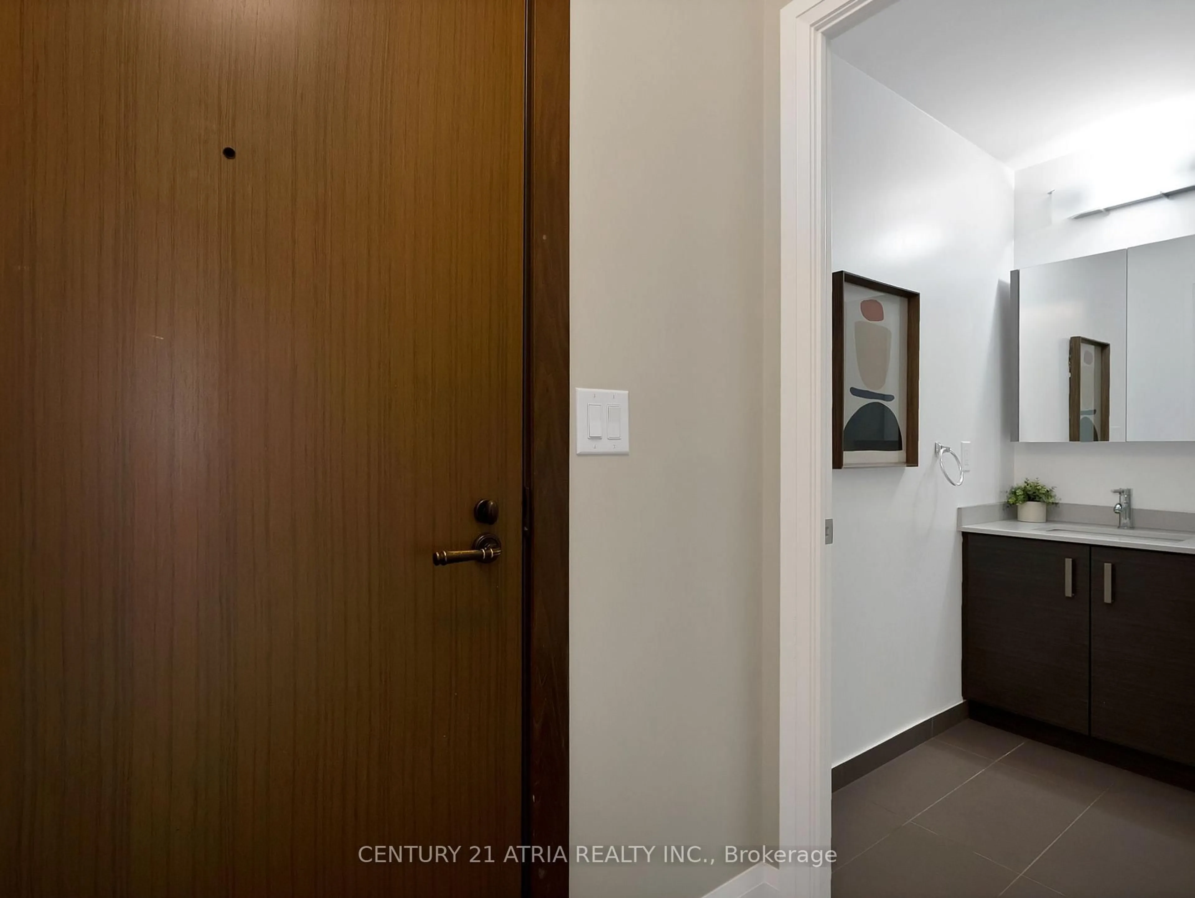 Indoor entryway for 8228 Birchmount Rd #522, Markham Ontario L3R 1A6
