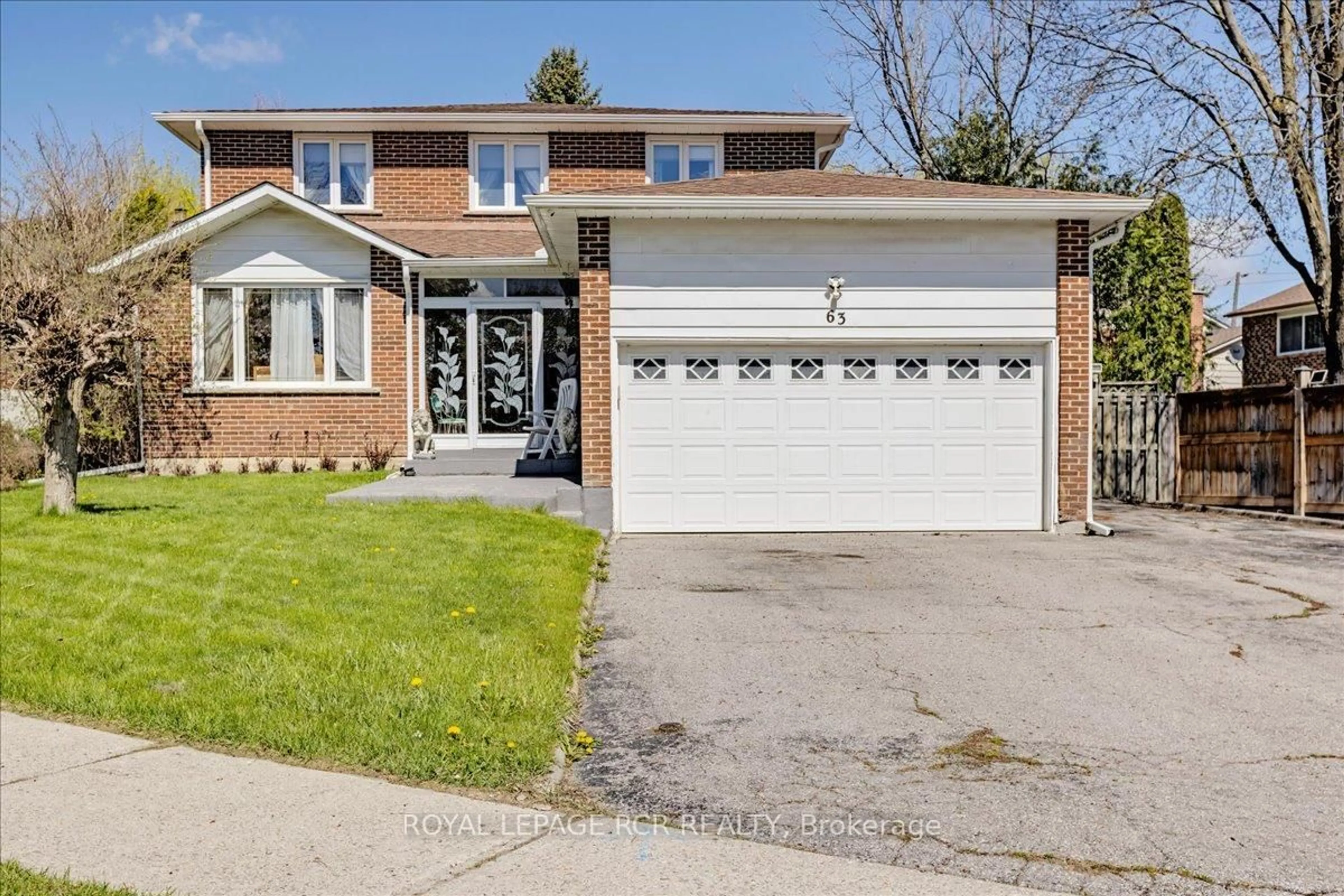 Home with brick exterior material, street for 63 Portland Cres, Newmarket Ontario L3Y 6A6