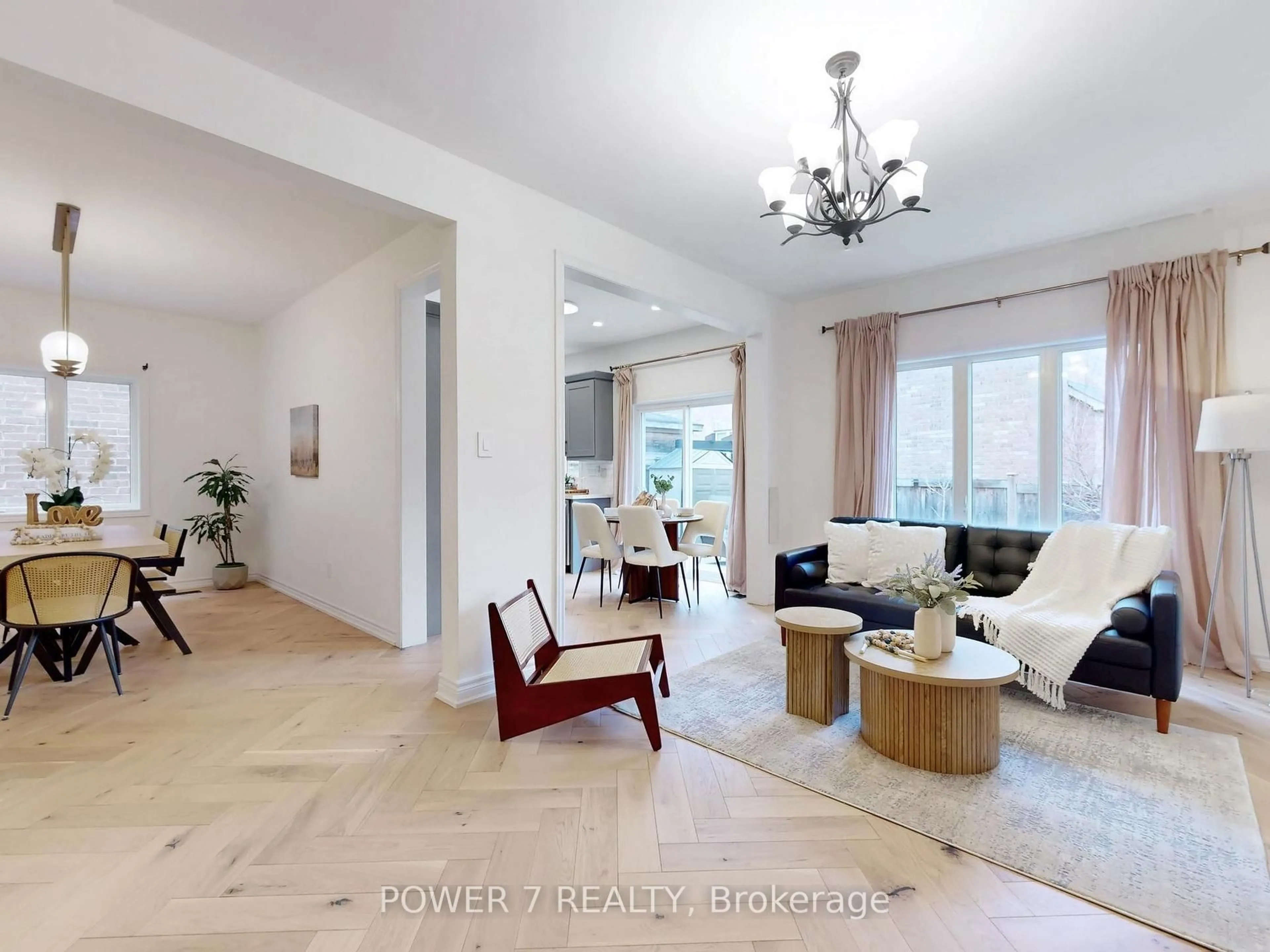 Living room with furniture, unknown for 45 Lost Pond Cres, Whitchurch-Stouffville Ontario L4A 0R4