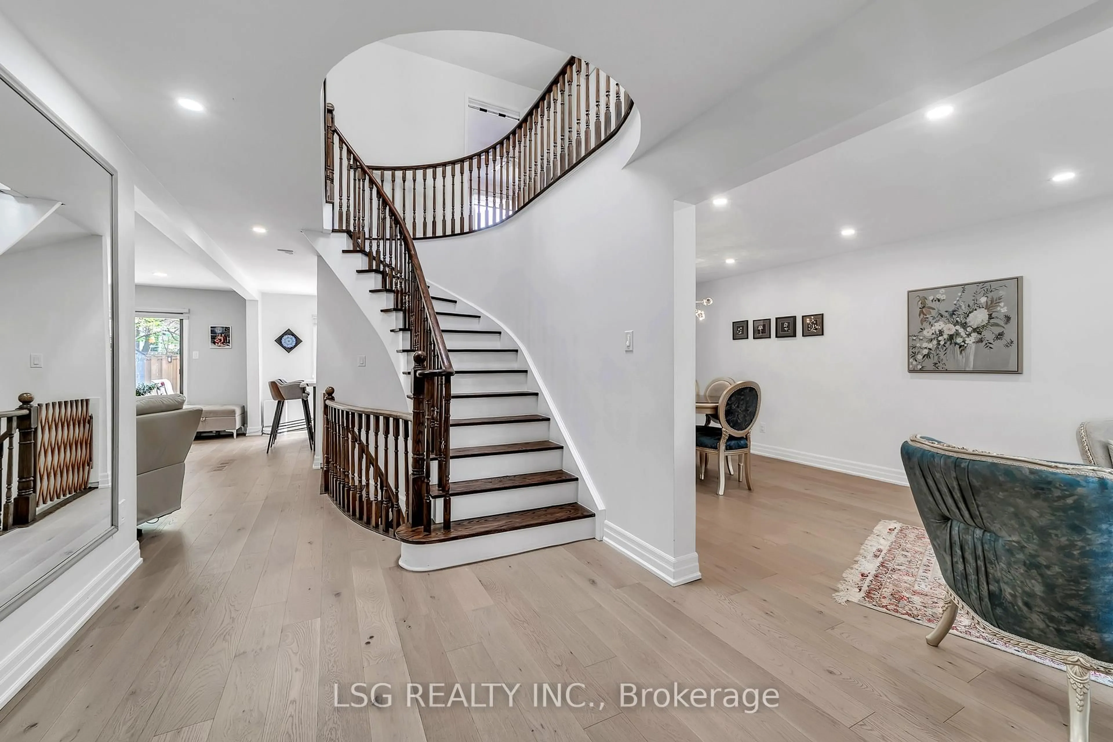 Unknown for 629 York Hill Blvd, Vaughan Ontario L4J 5L9