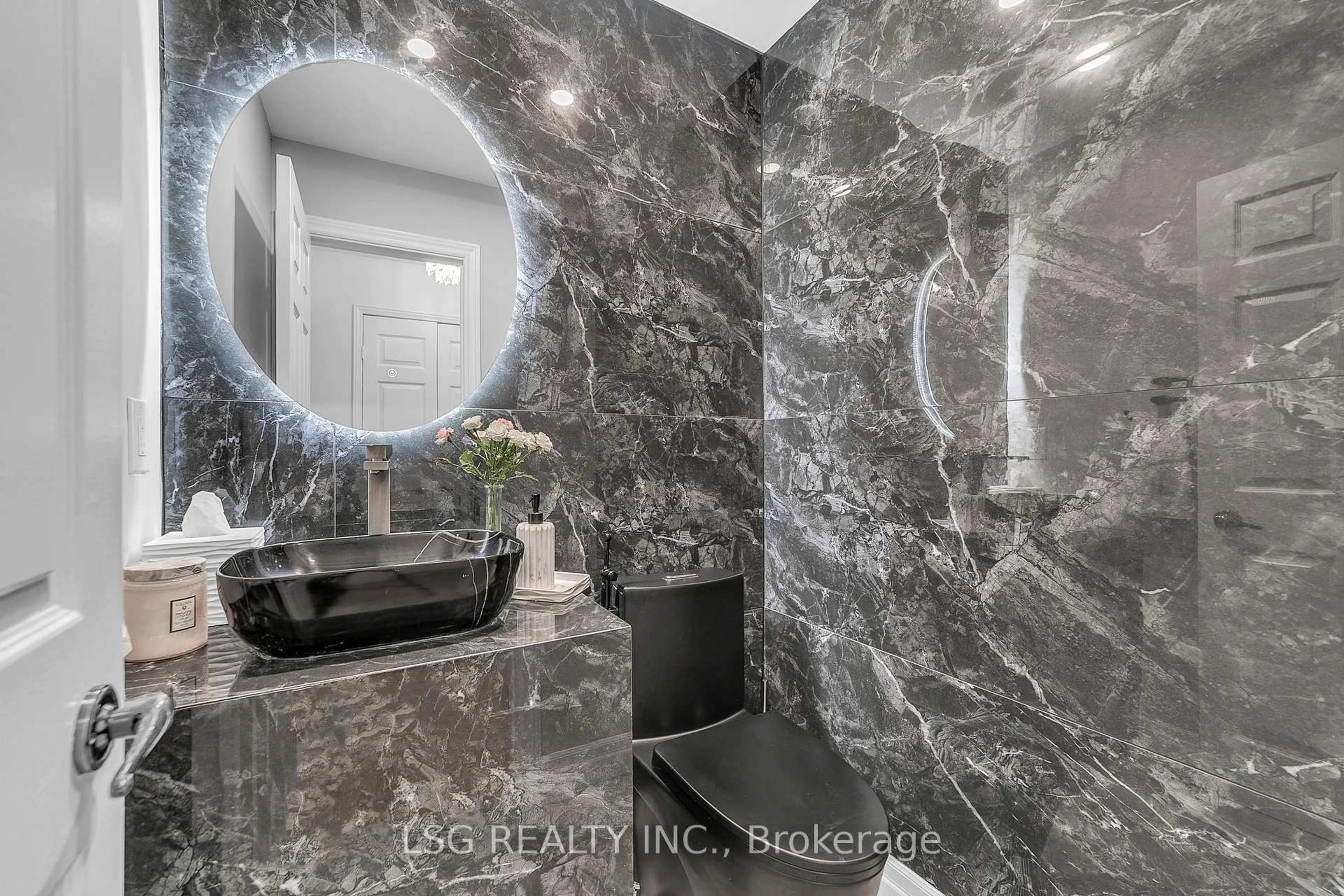 Contemporary bathroom, ceramic/tile floor for 629 York Hill Blvd, Vaughan Ontario L4J 5L9