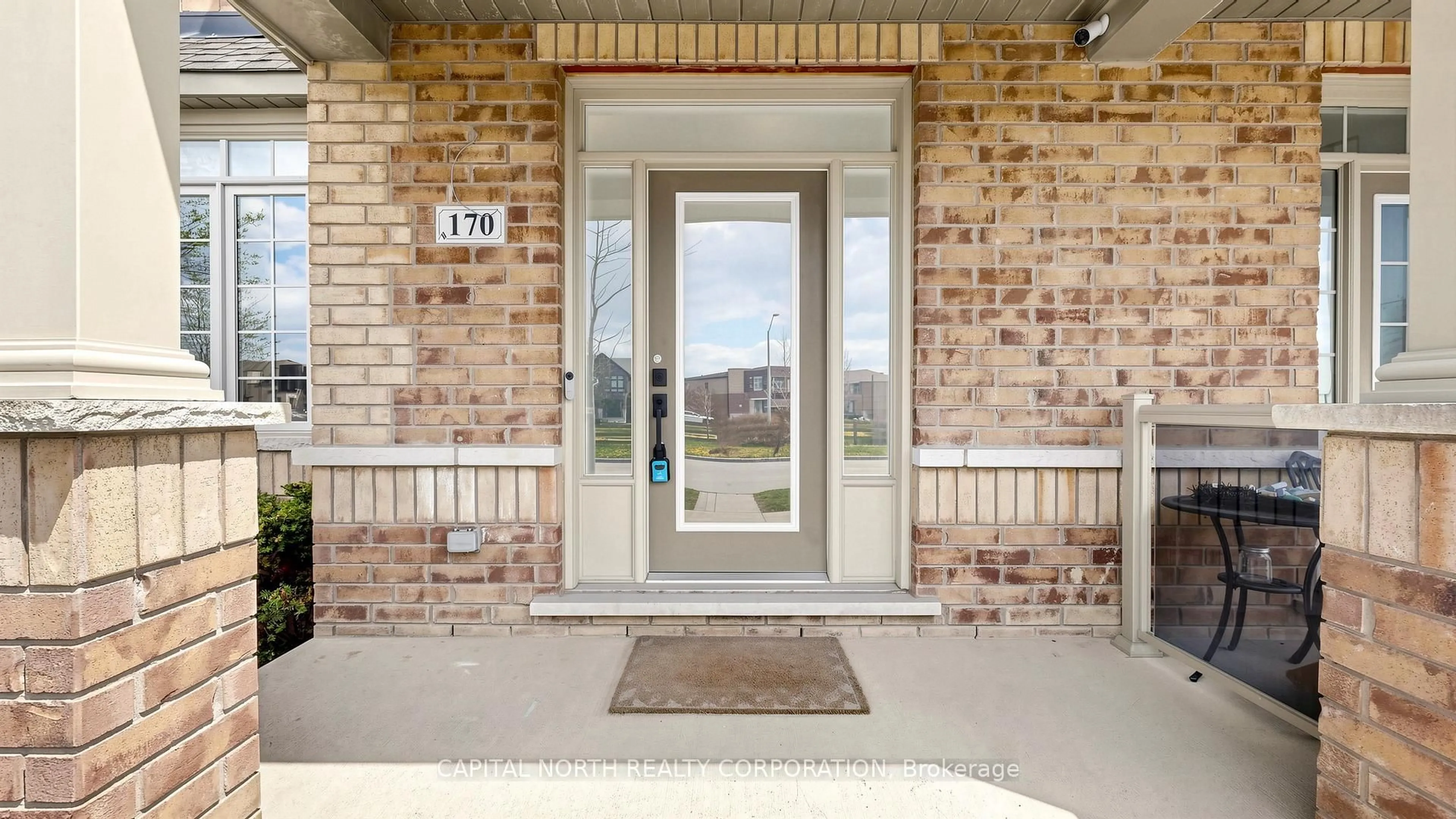 Indoor entryway for 170 Moody Dr, Vaughan Ontario L4H 3Z4
