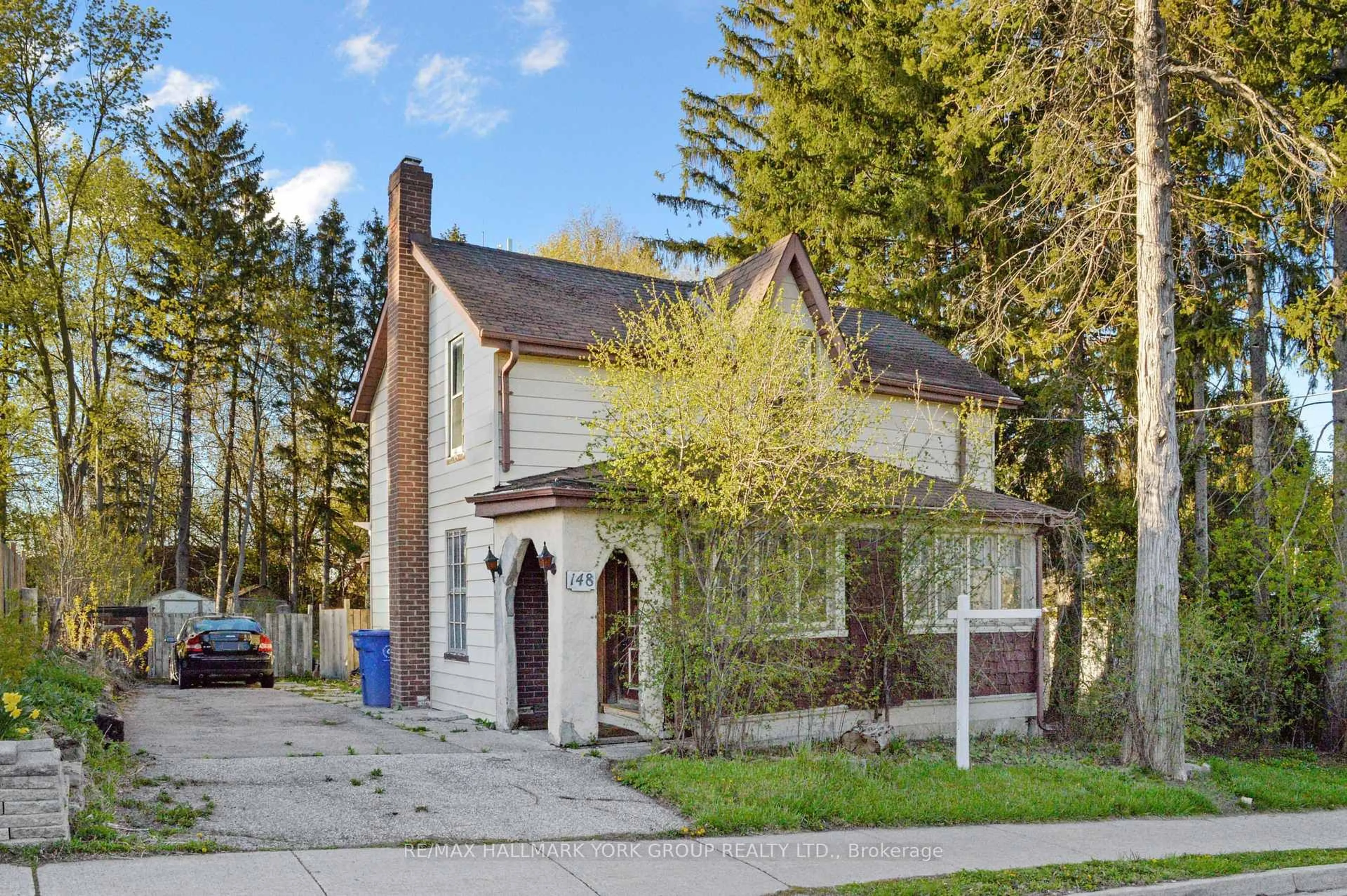 Home with brick exterior material, street for 148 Centre St, Aurora Ontario L4G 1K1