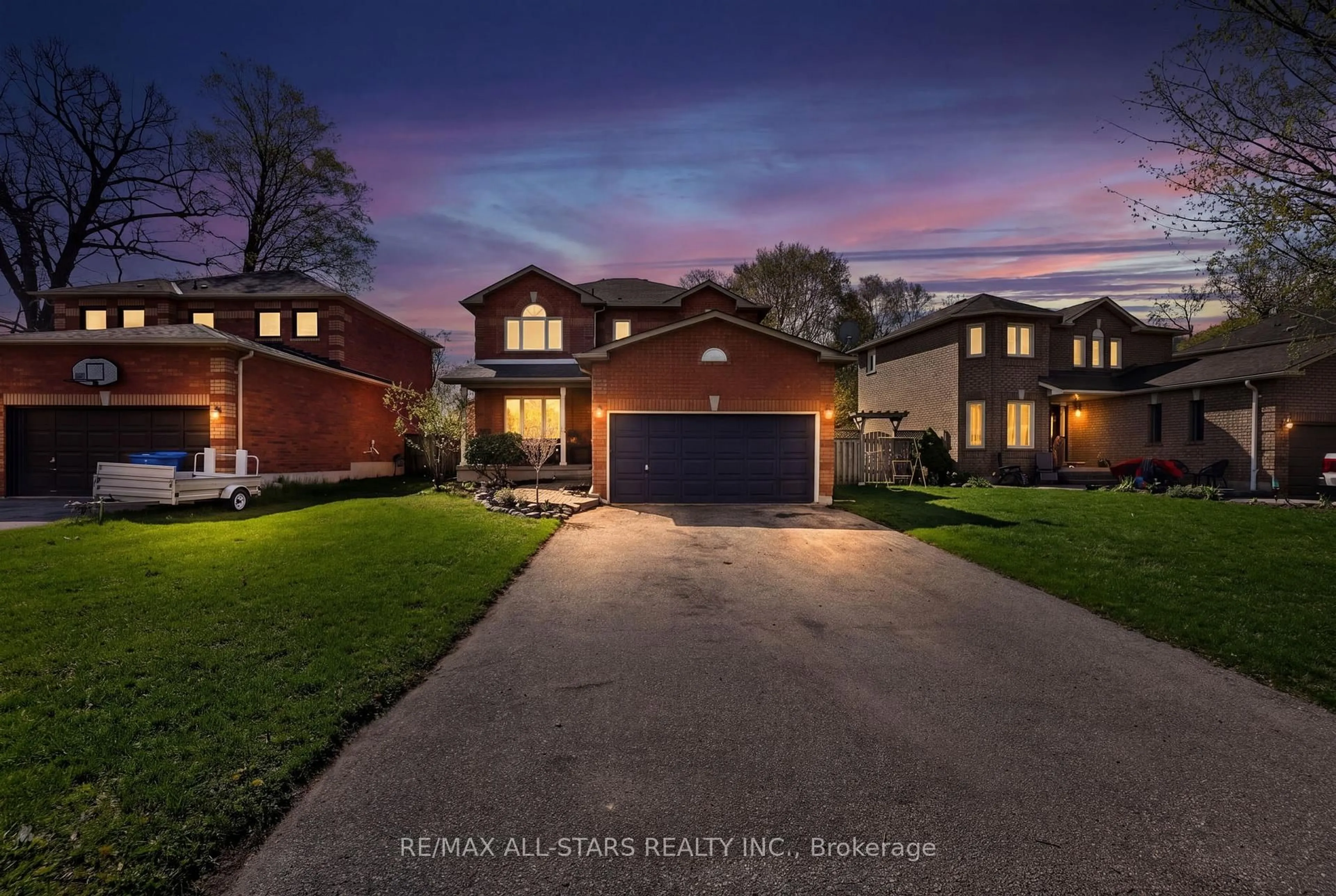 Home with brick exterior material, street for 17 Margaret Pl, Georgina Ontario L4P 3X2