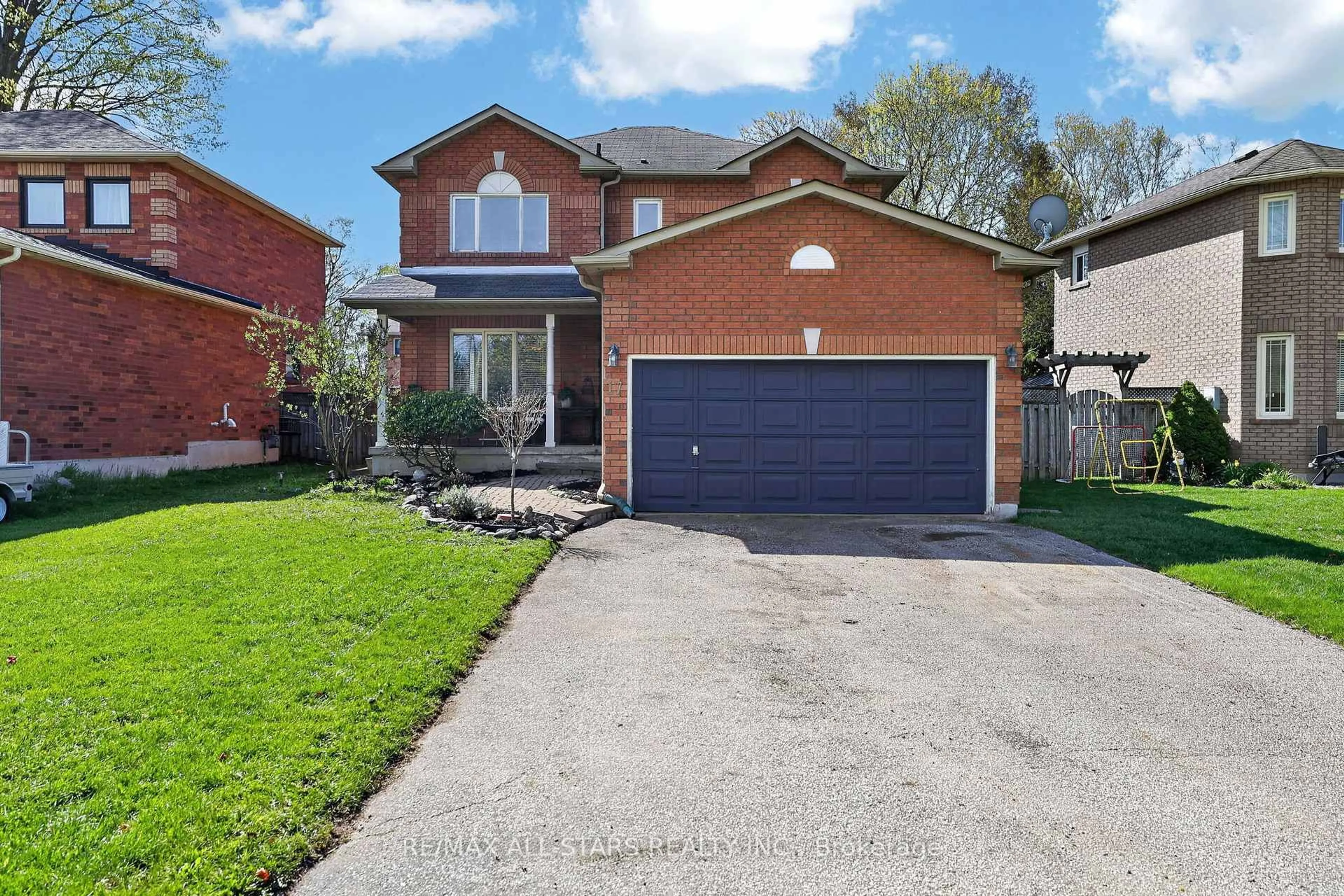 Home with brick exterior material, street for 17 Margaret Pl, Georgina Ontario L4P 3X2