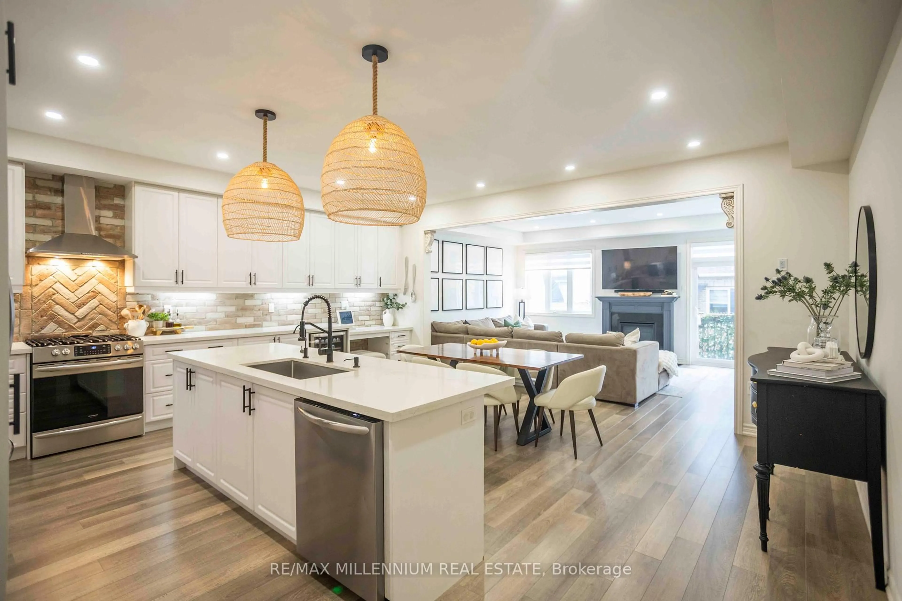 Open concept kitchen, unknown for 95 Wesmina Ave, Whitchurch-Stouffville Ontario L4A 4W5