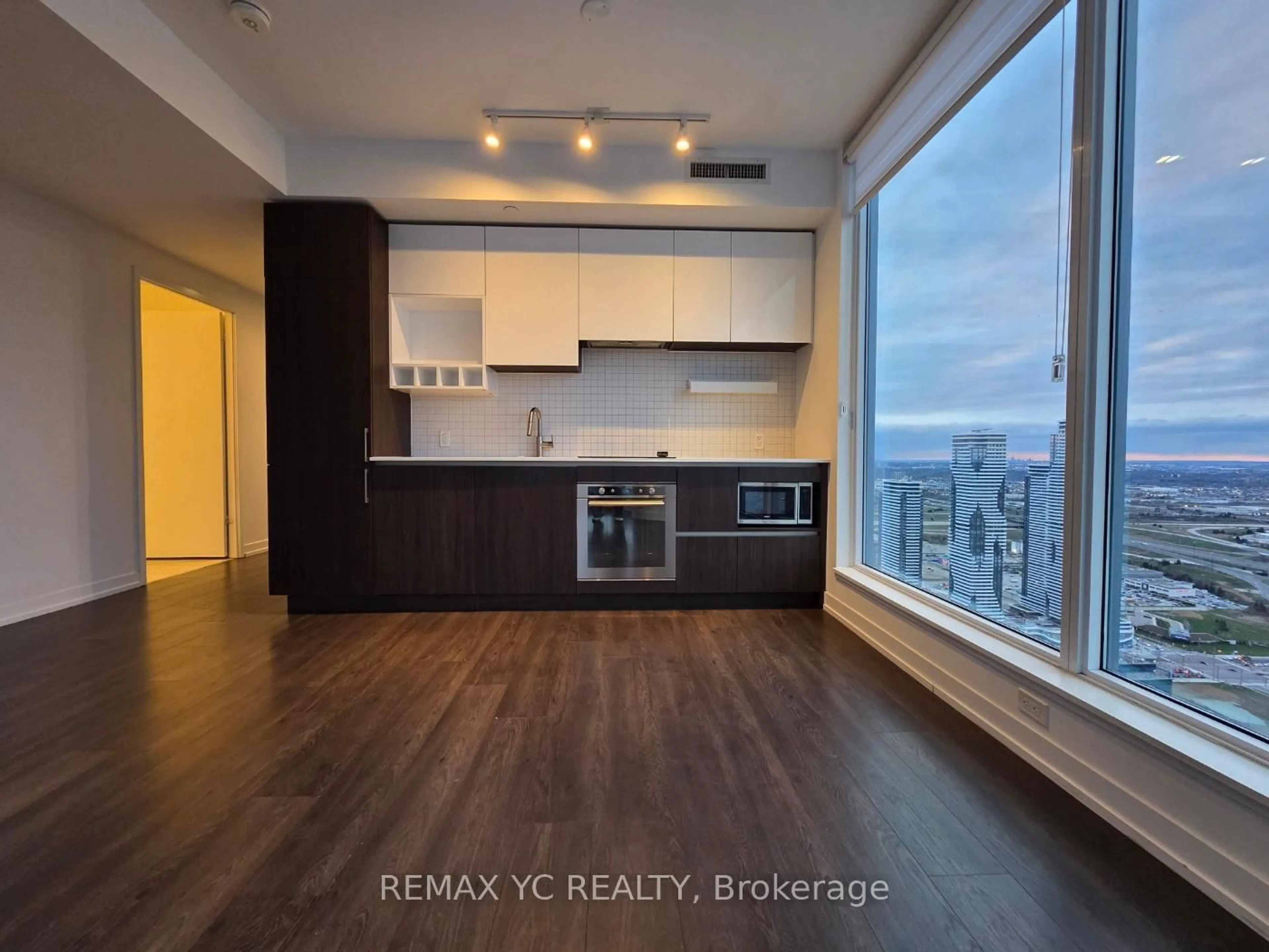 Unknown for 5 Buttermill Ave #5810, Vaughan Ontario L4K 0J5