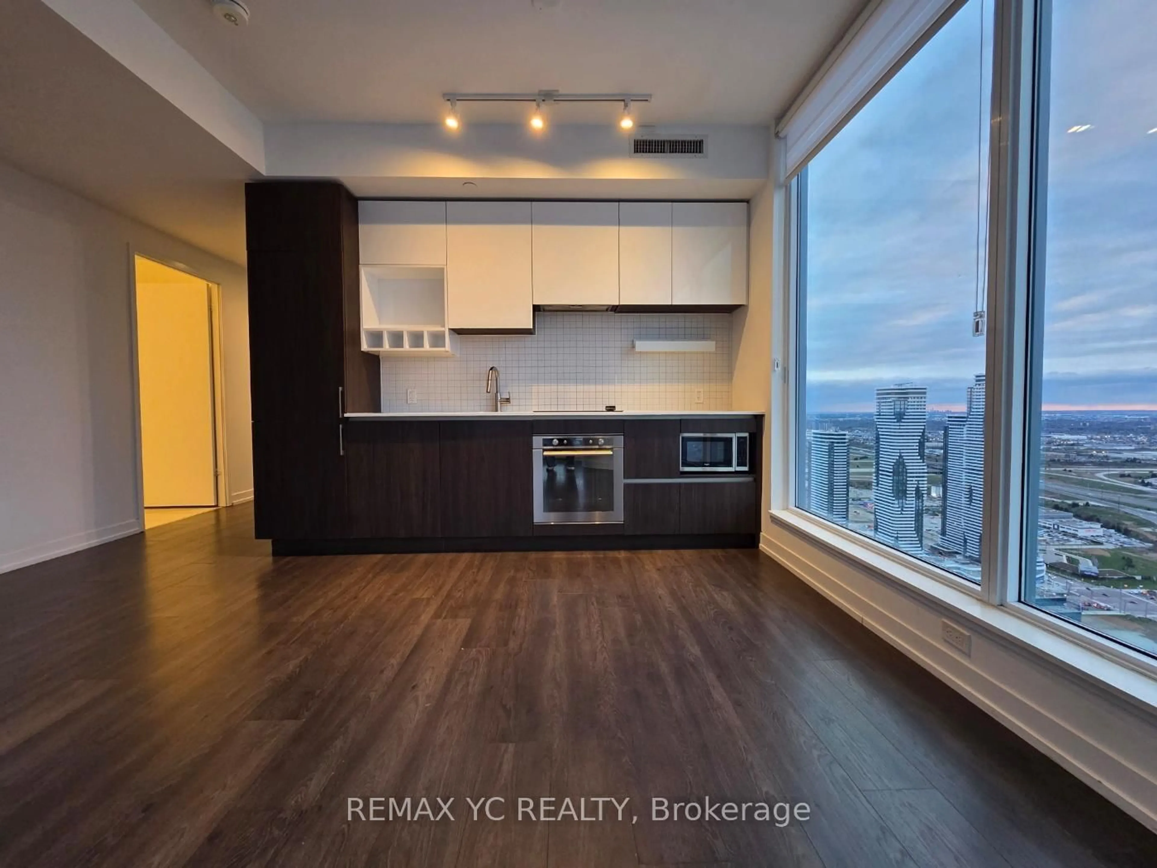 Unknown for 5 Buttermill Ave #5810, Vaughan Ontario L4K 0J5