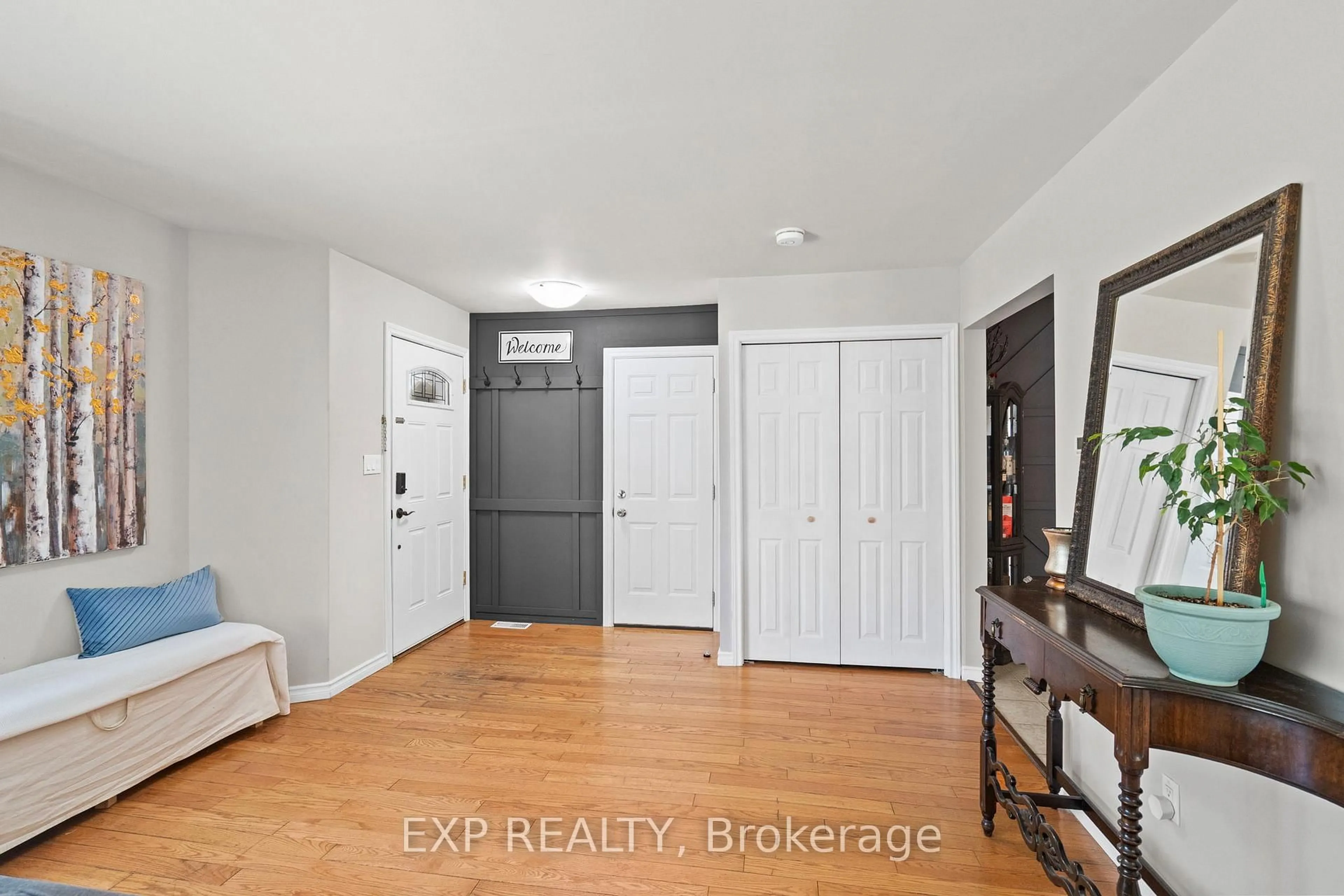 Indoor entryway for 386 May St, Brock Ontario L0K 1A0