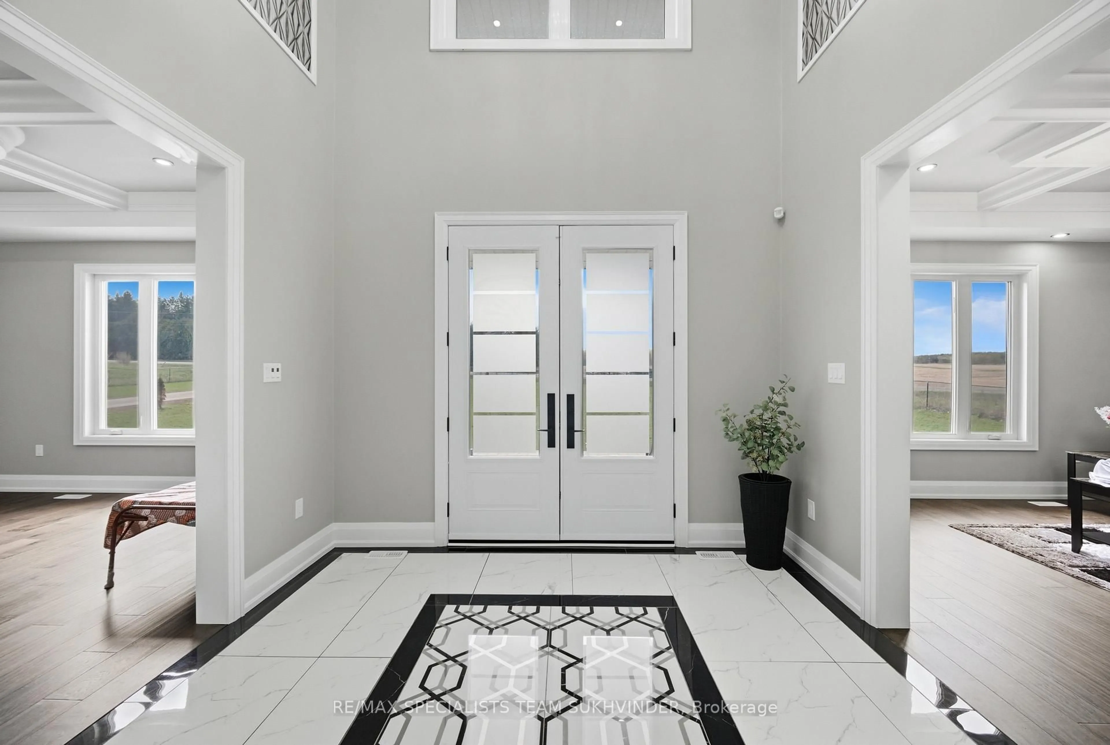 Indoor entryway for 1301 County Road 50 Rd, Adjala-Tosorontio Ontario L0G 1L0