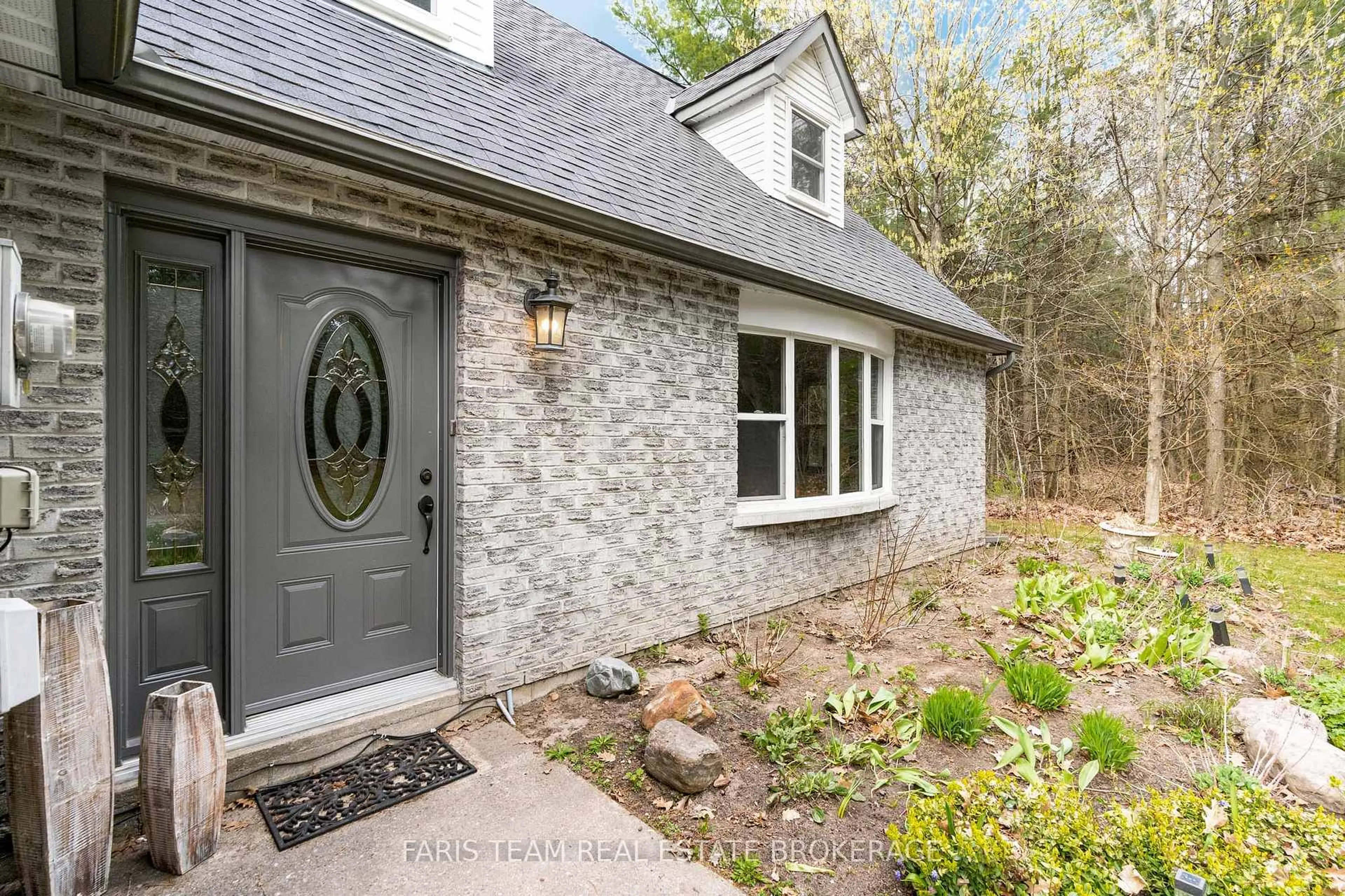 Home with brick exterior material, street for 718 Henderson Dr, Innisfil Ontario L9S 2J8