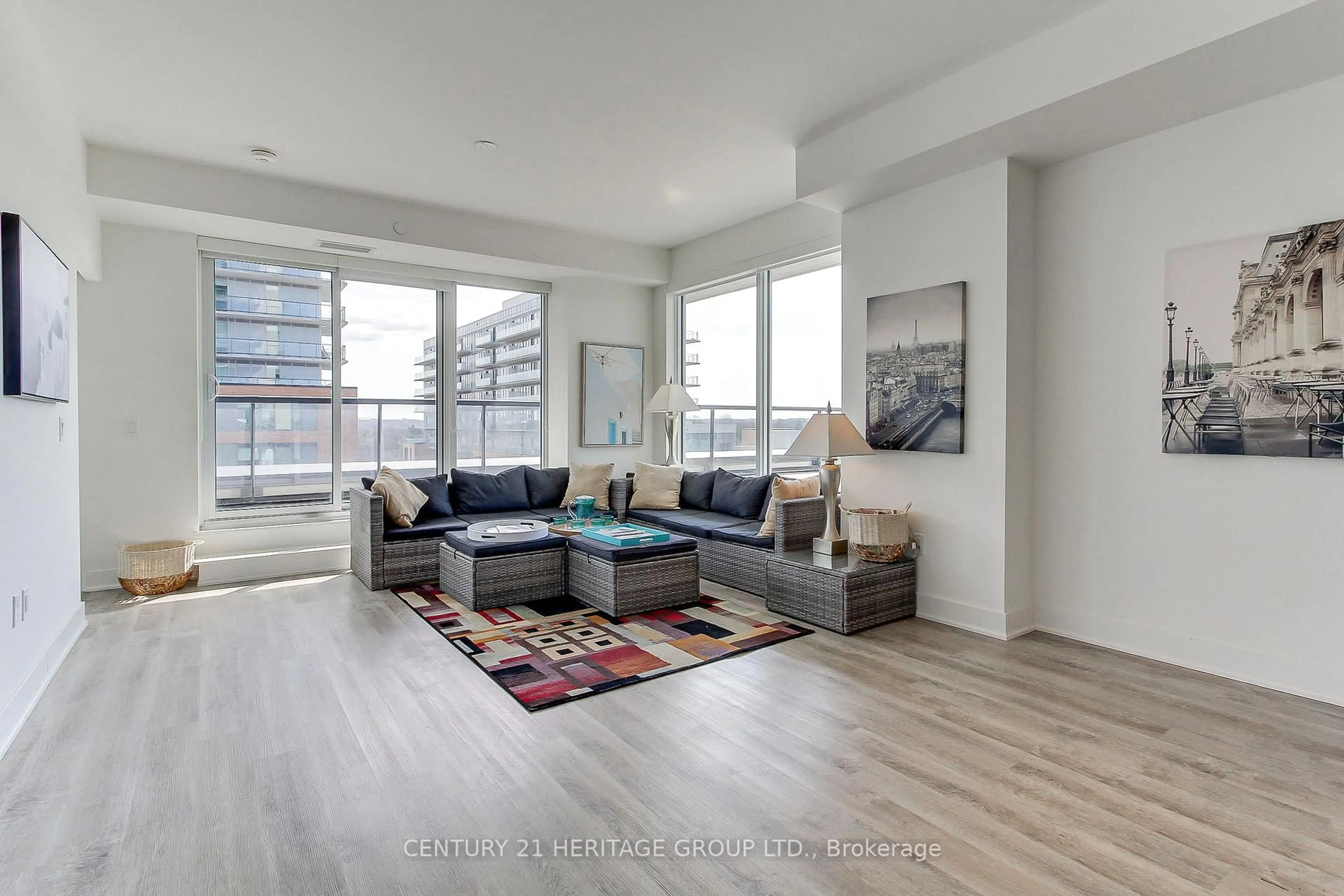 Living room with furniture, unknown for 185 Deerfield Rd #503, Newmarket Ontario L3Y 0G7
