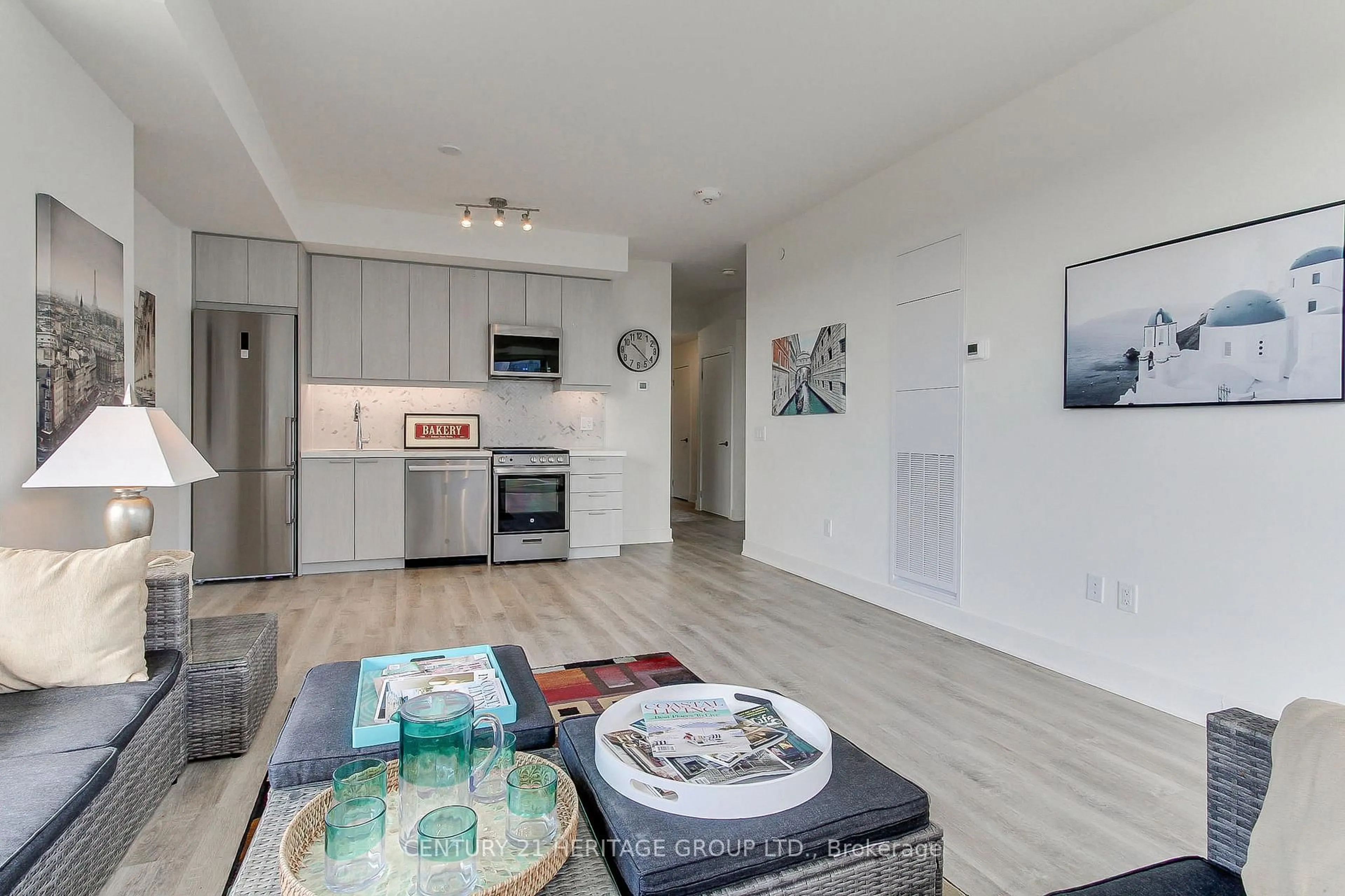 Unknown for 185 Deerfield Rd #503, Newmarket Ontario L3Y 0G7