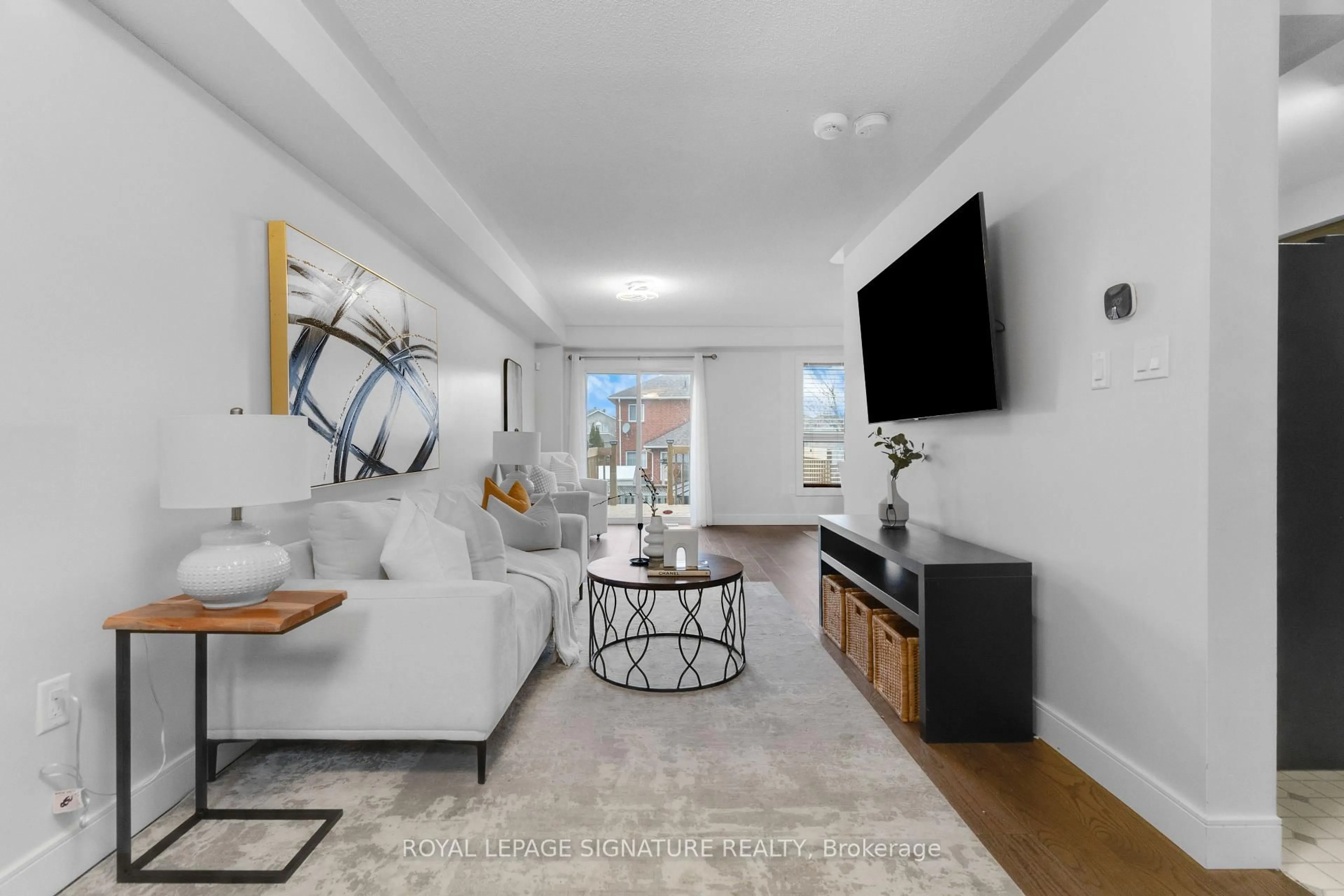 Living room with furniture, unknown for 37 Wrendale Cres, Georgina Ontario L4P 4C4